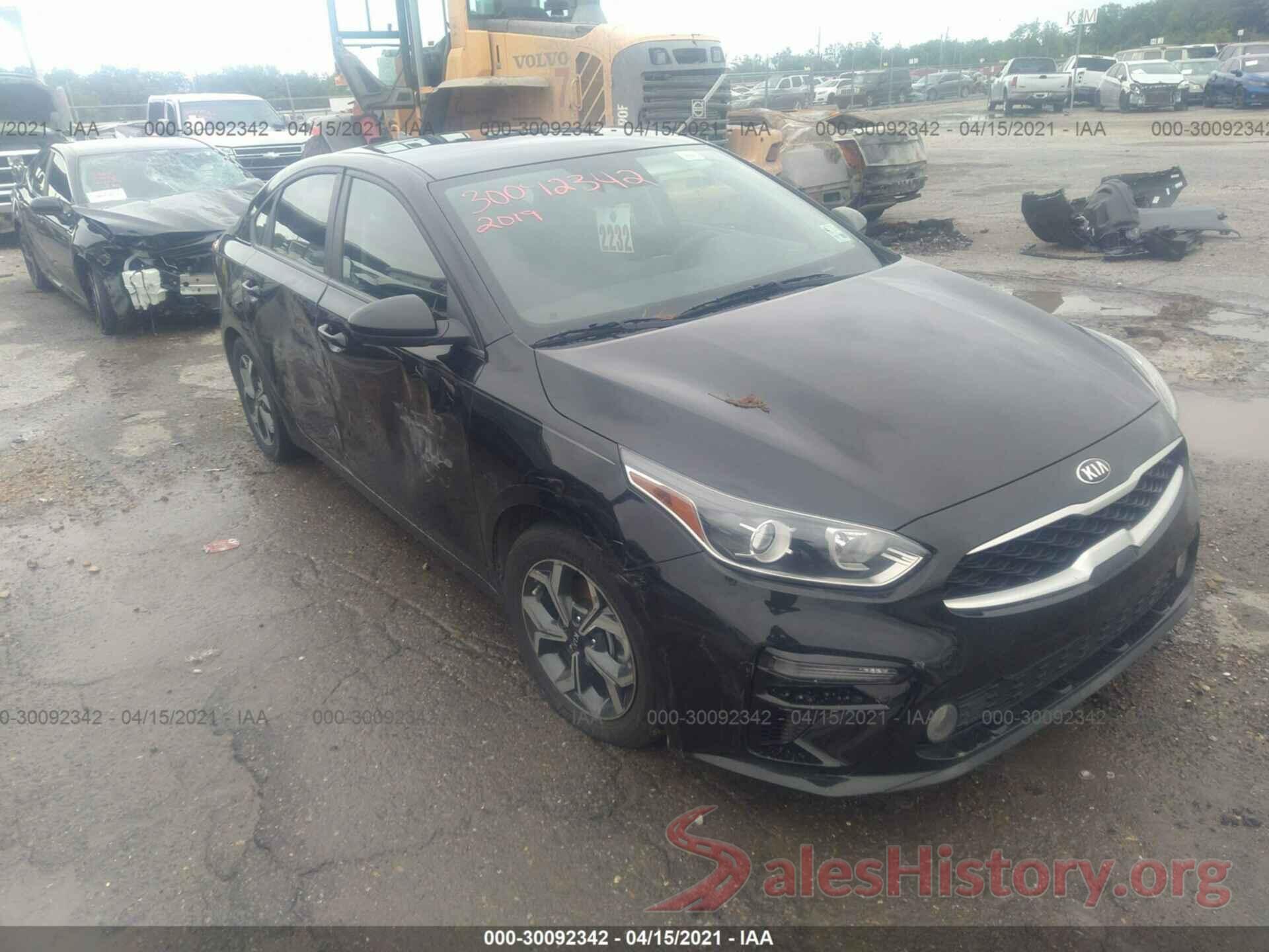 3KPF24AD9KE027625 2019 KIA FORTE