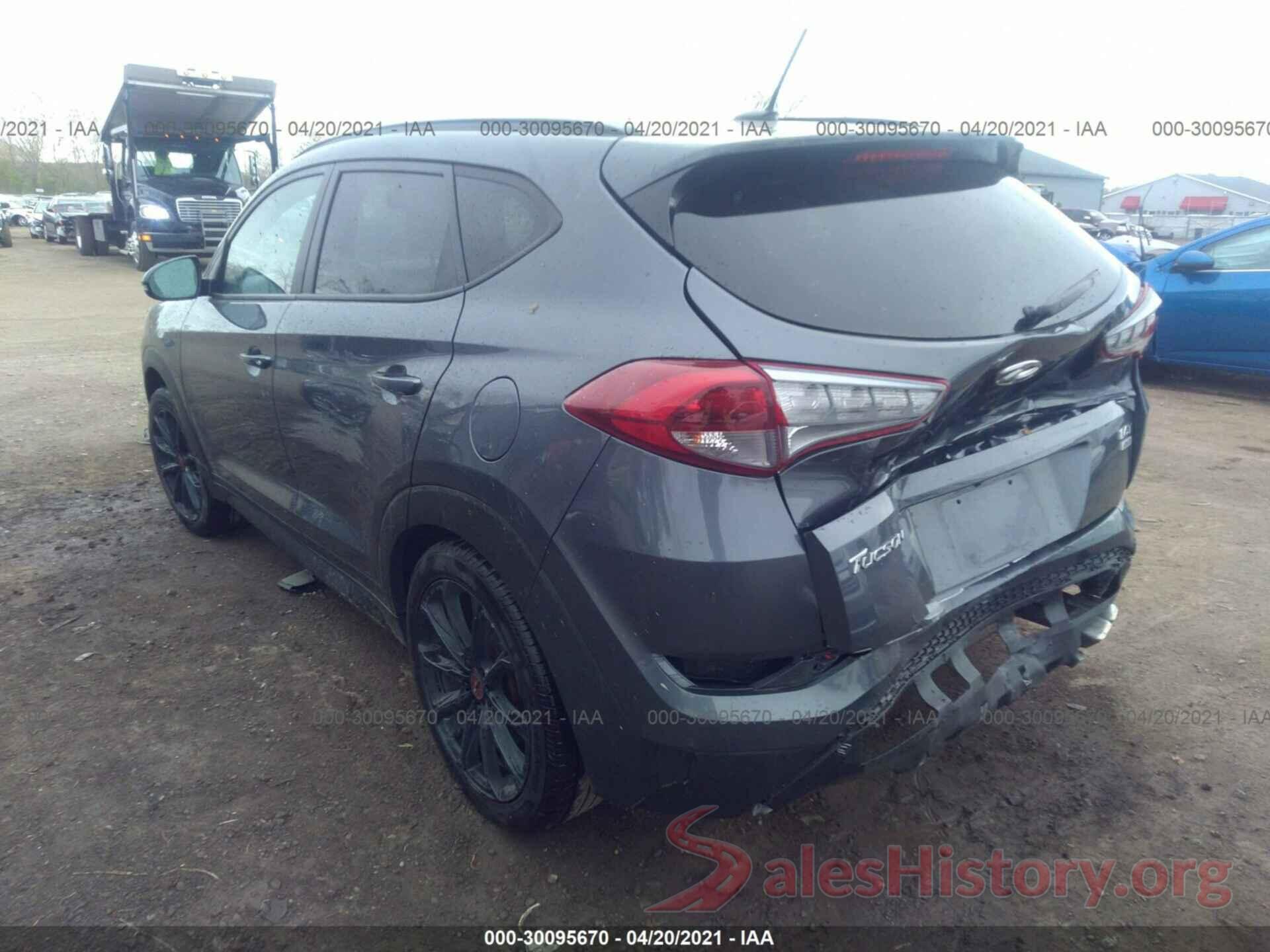 KM8J3CA20HU477945 2017 HYUNDAI TUCSON