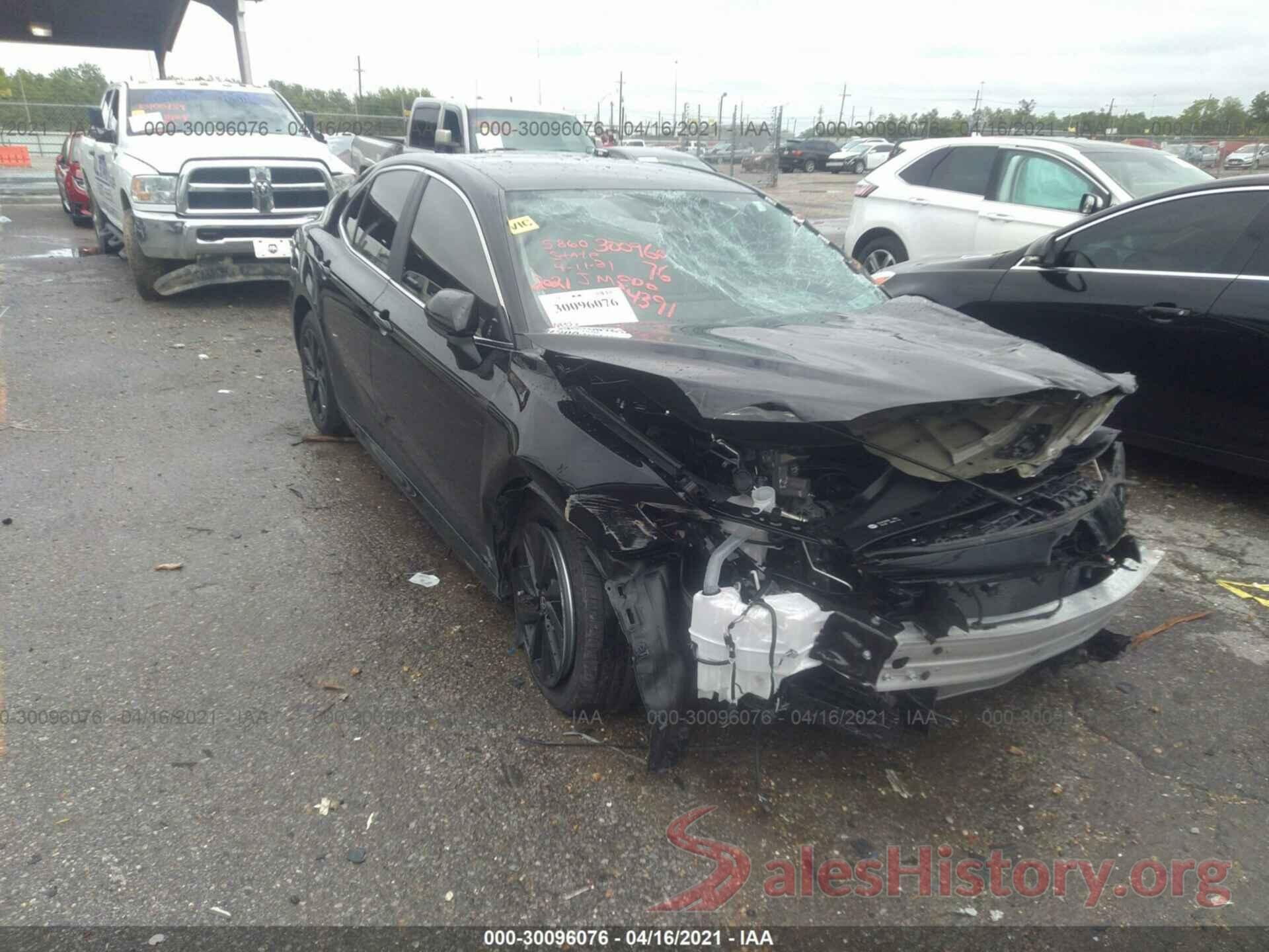 4T1C11AK8MU545860 2021 TOYOTA CAMRY