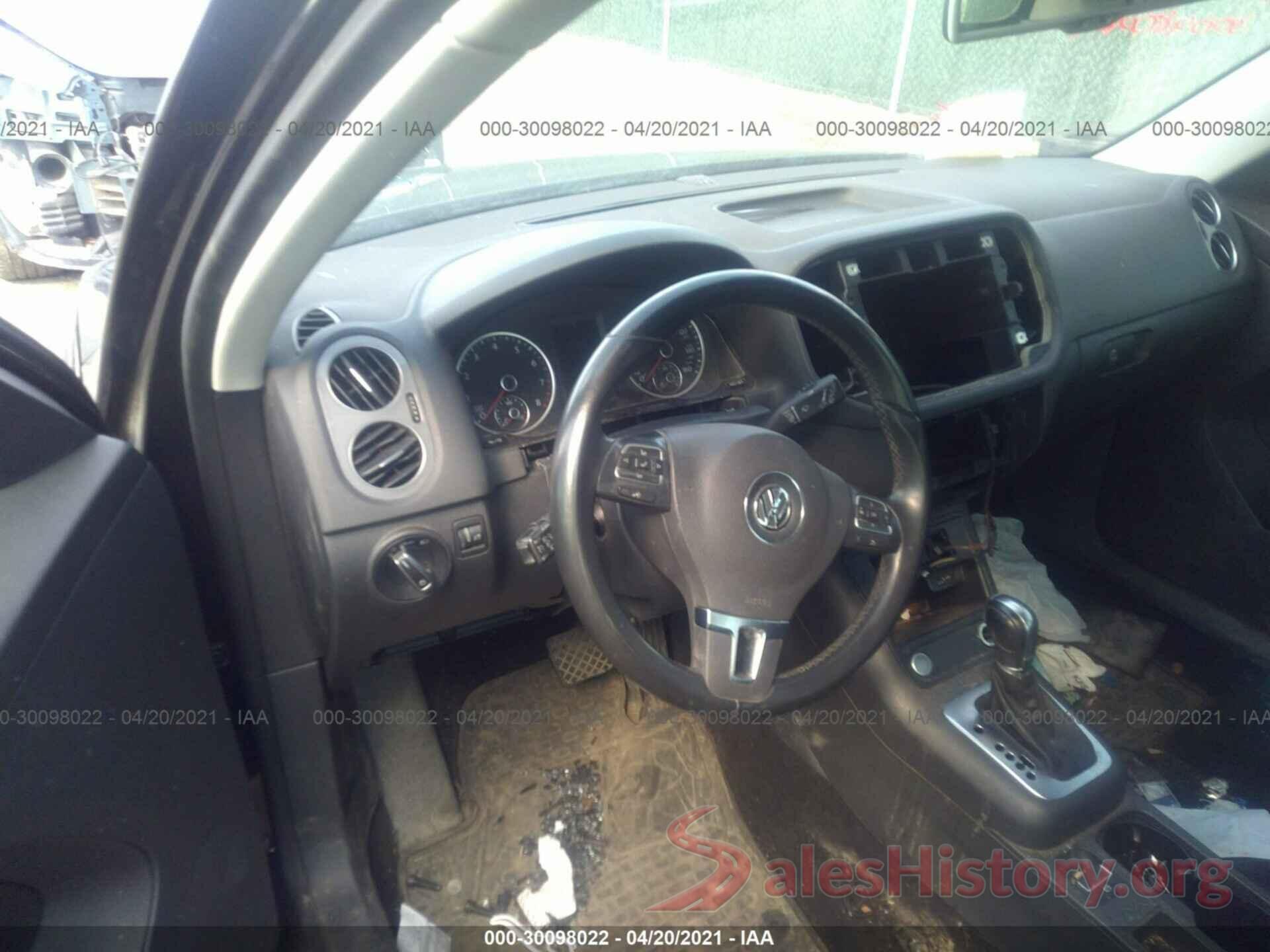 WVGAV7AX8GW596858 2016 VOLKSWAGEN TIGUAN