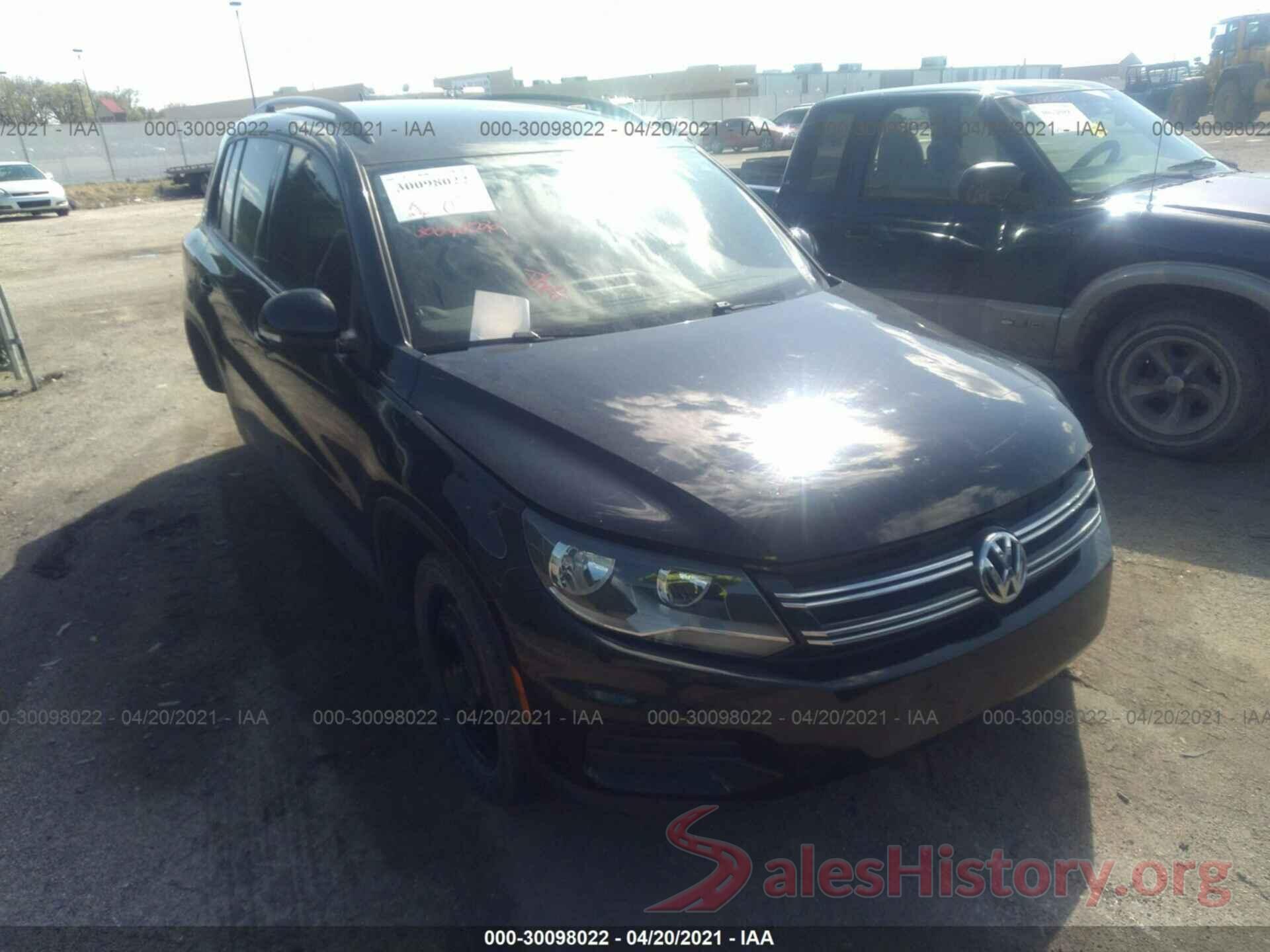 WVGAV7AX8GW596858 2016 VOLKSWAGEN TIGUAN