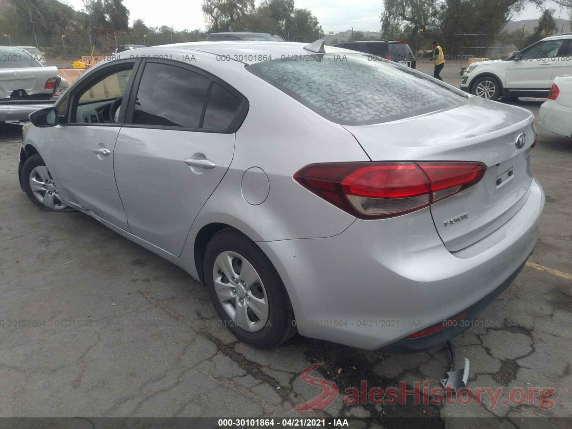 3KPFK4A77HE084196 2017 KIA FORTE