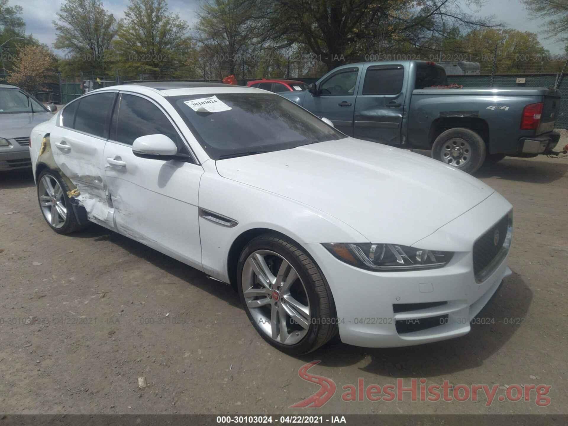 SAJAK4BV8HA976064 2017 JAGUAR XE