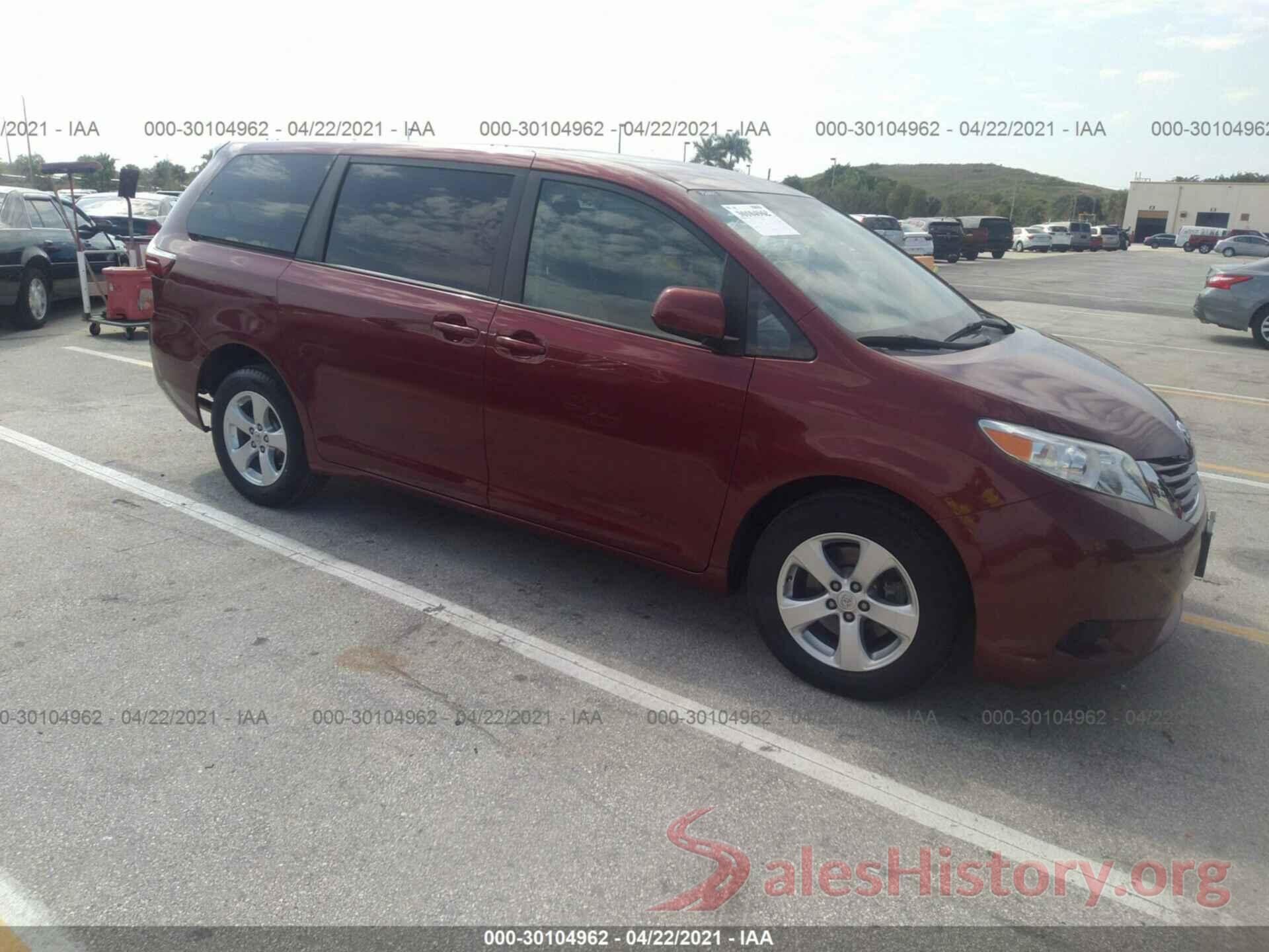 5TDKZ3DC4HS771851 2017 TOYOTA SIENNA