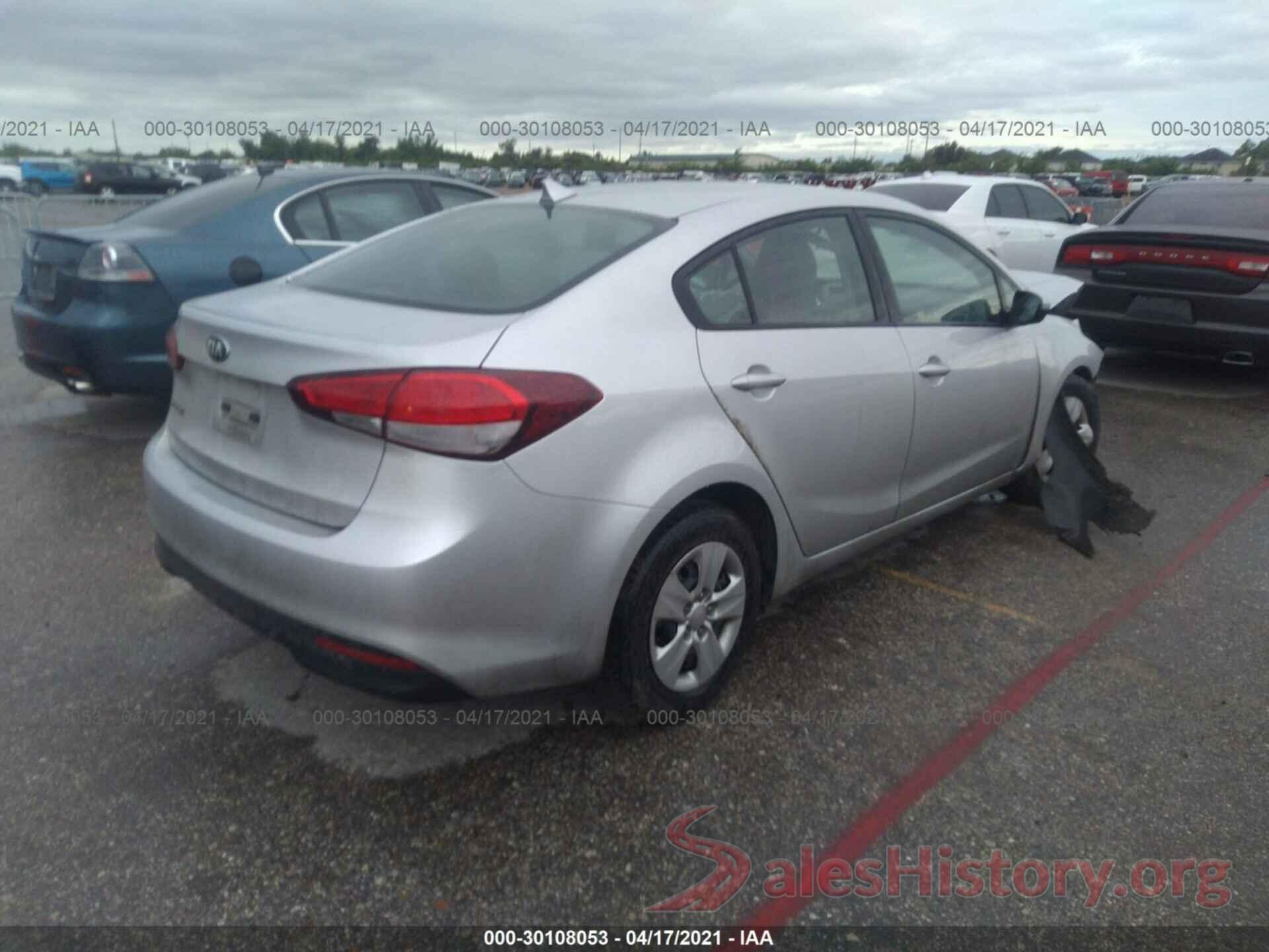 3KPFK4A7XJE225588 2018 KIA FORTE