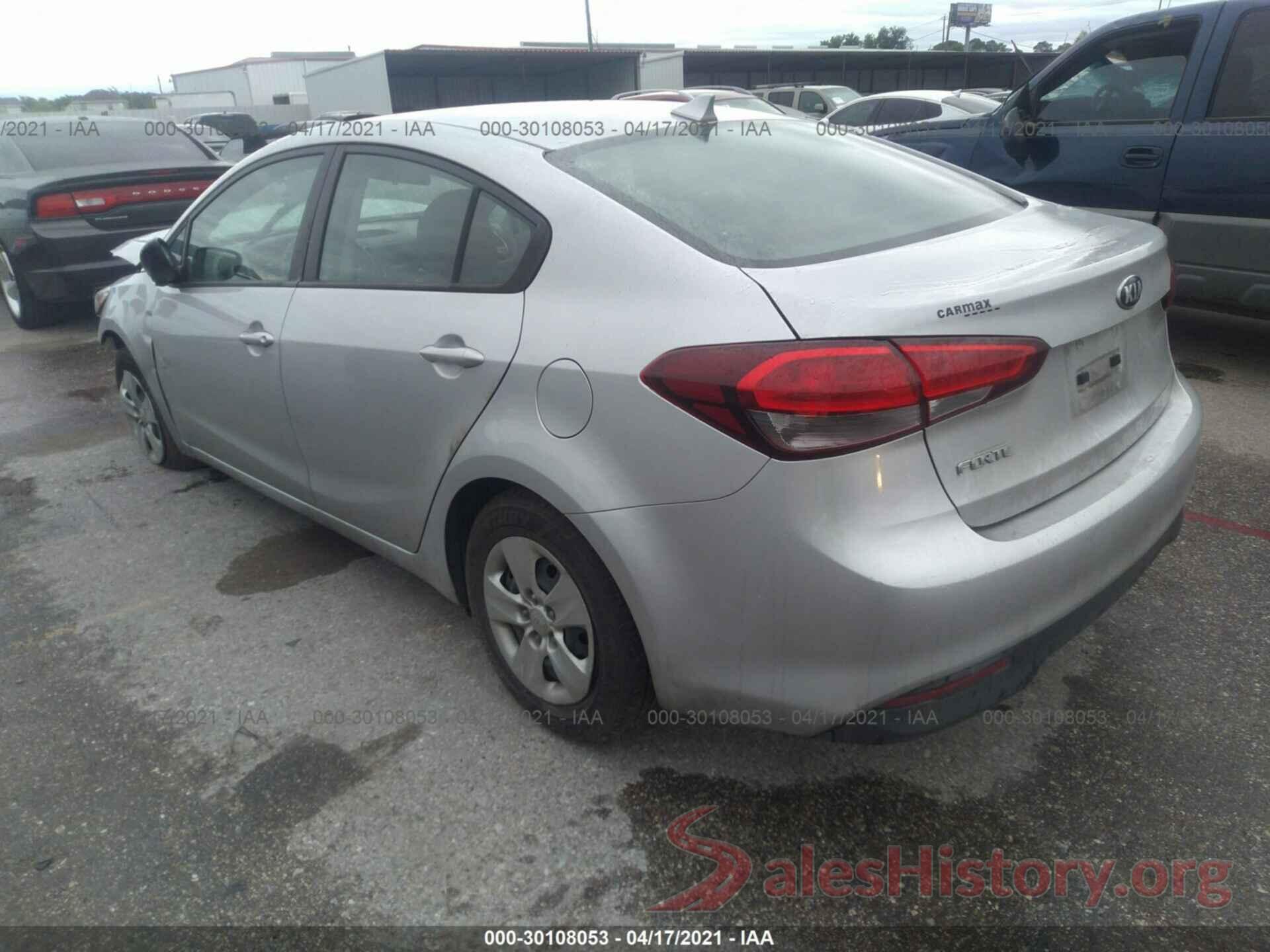 3KPFK4A7XJE225588 2018 KIA FORTE