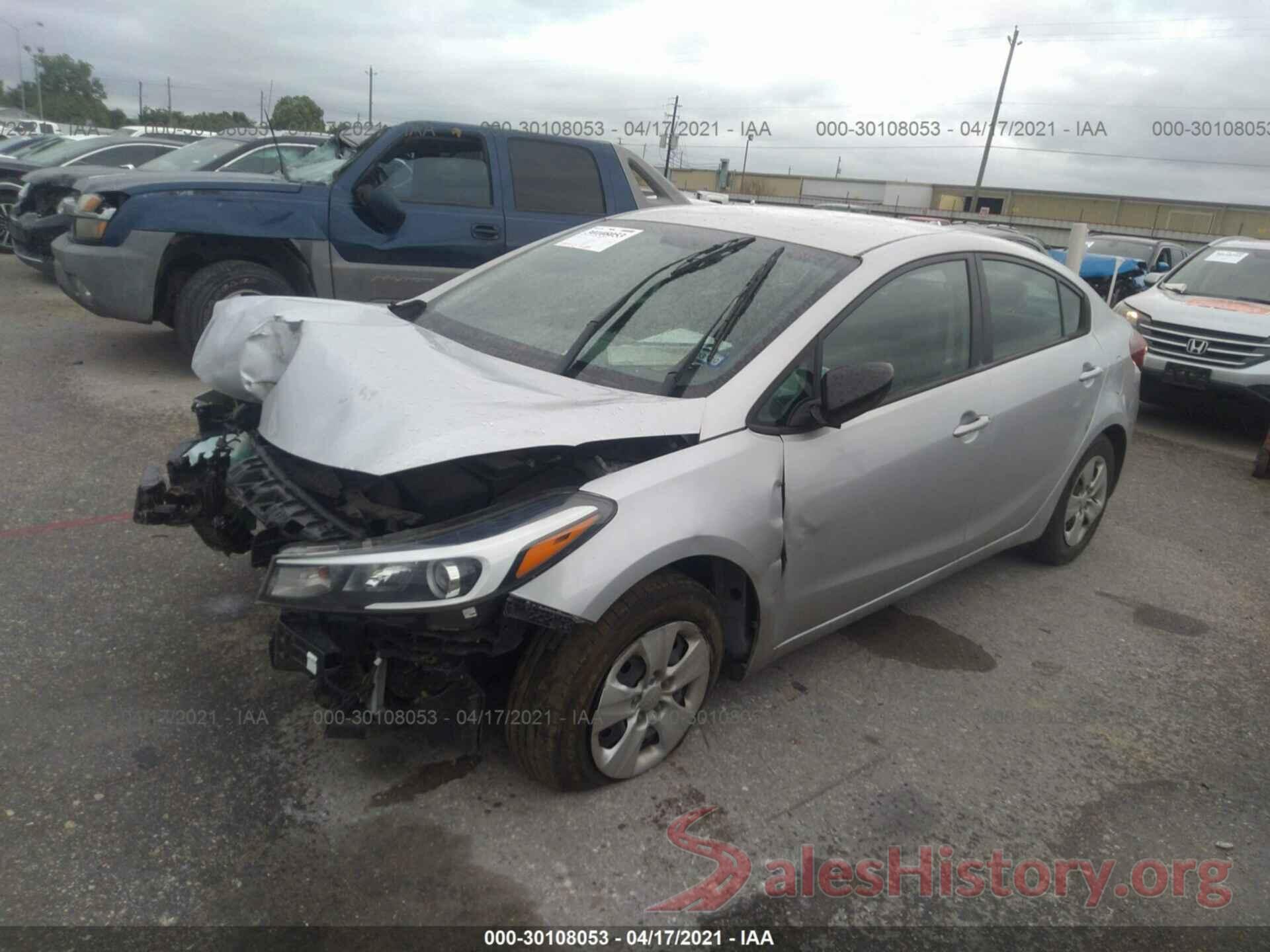 3KPFK4A7XJE225588 2018 KIA FORTE