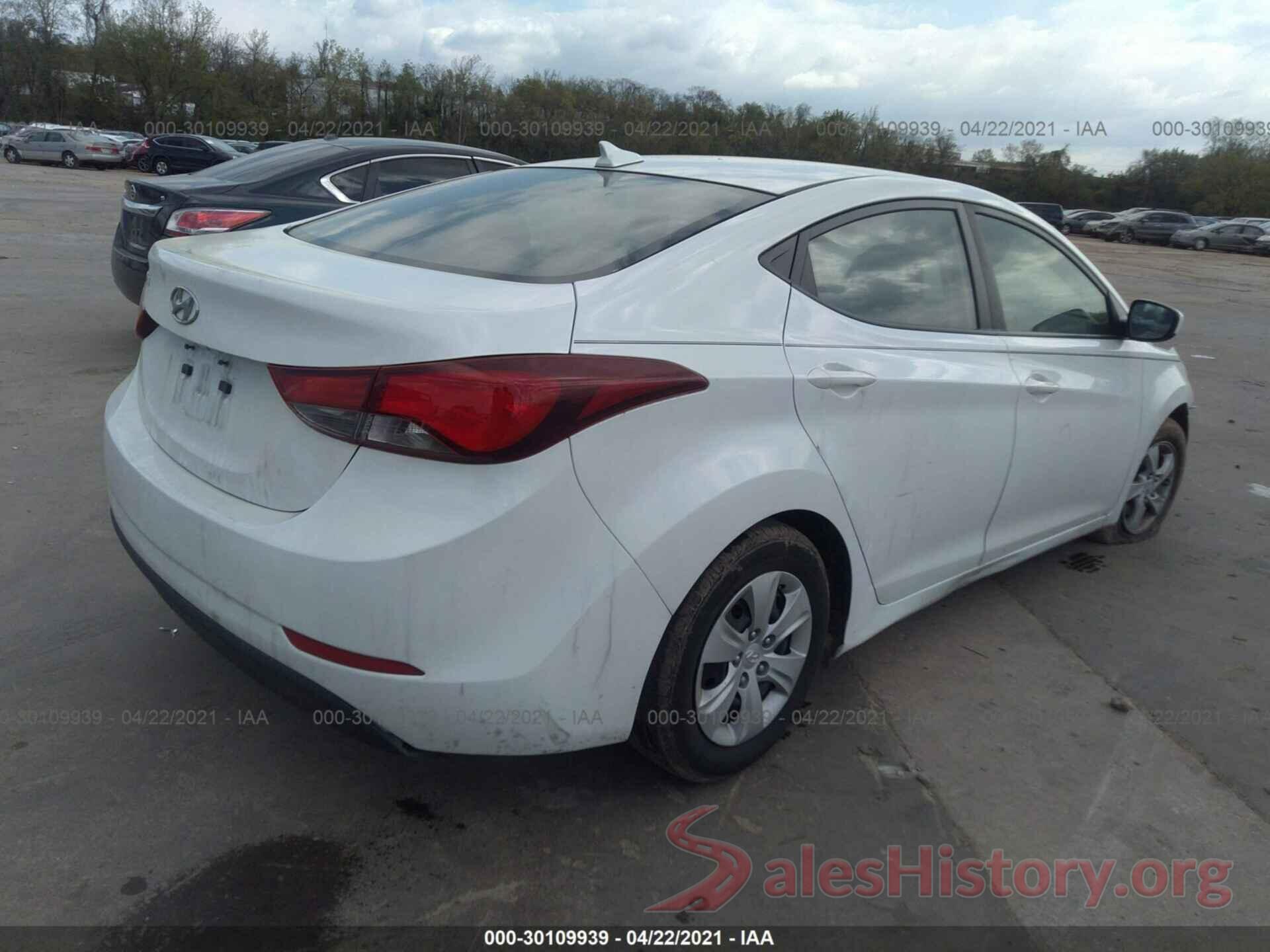 5NPDH4AE8GH724026 2016 HYUNDAI ELANTRA