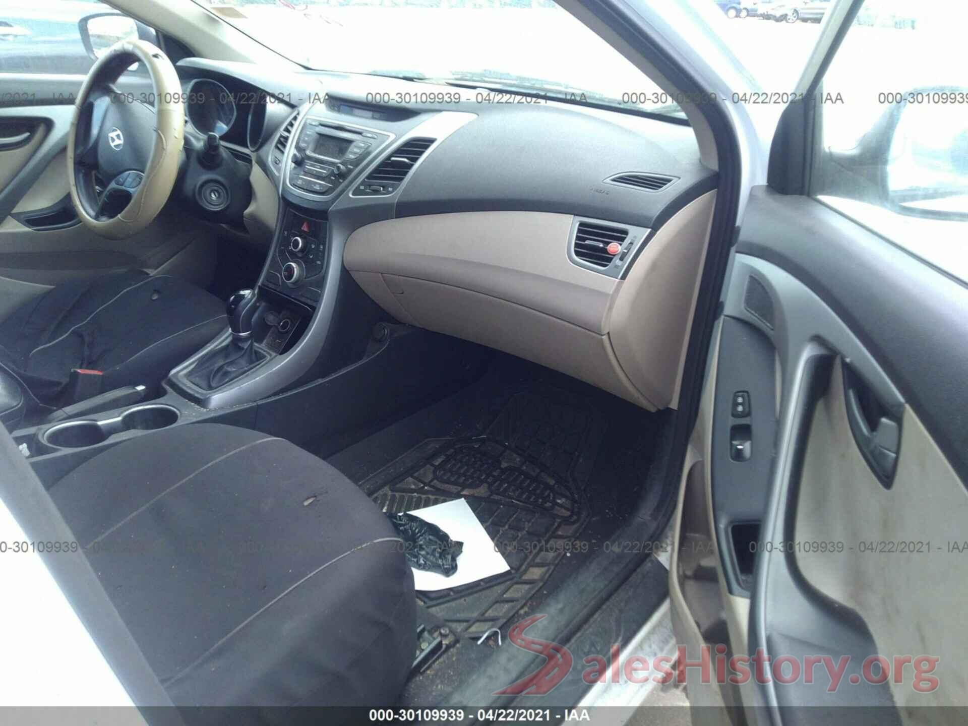 5NPDH4AE8GH724026 2016 HYUNDAI ELANTRA