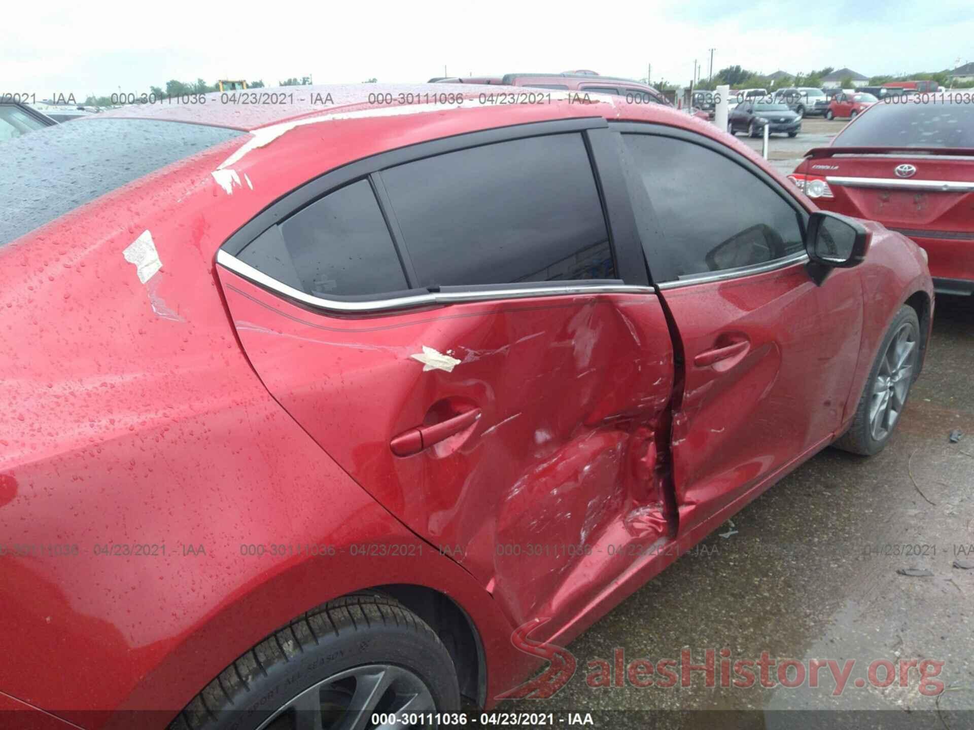 3MZBN1V33JM207738 2018 MAZDA MAZDA3 4-DOOR