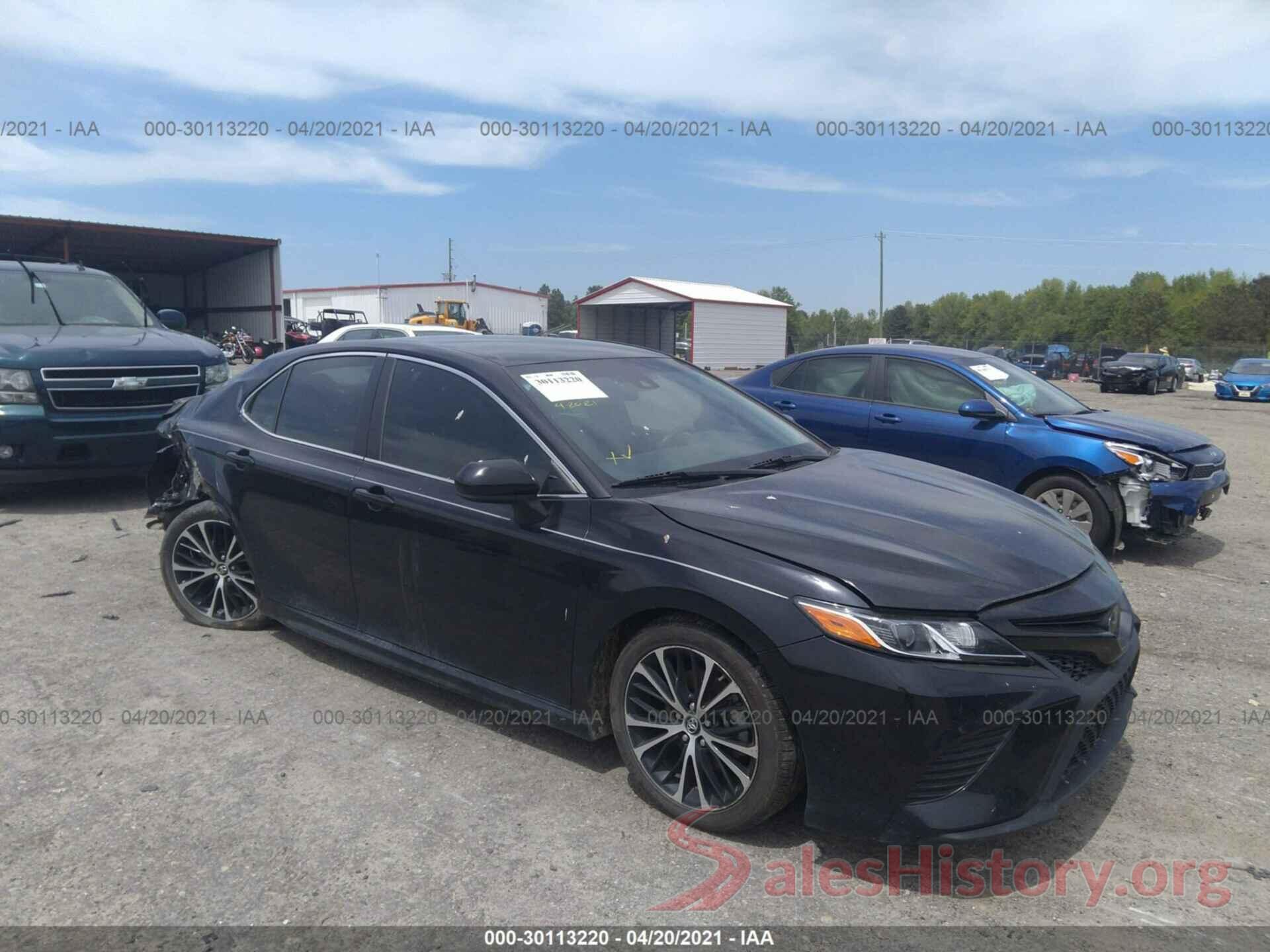 4T1B11HK1JU585856 2018 TOYOTA CAMRY