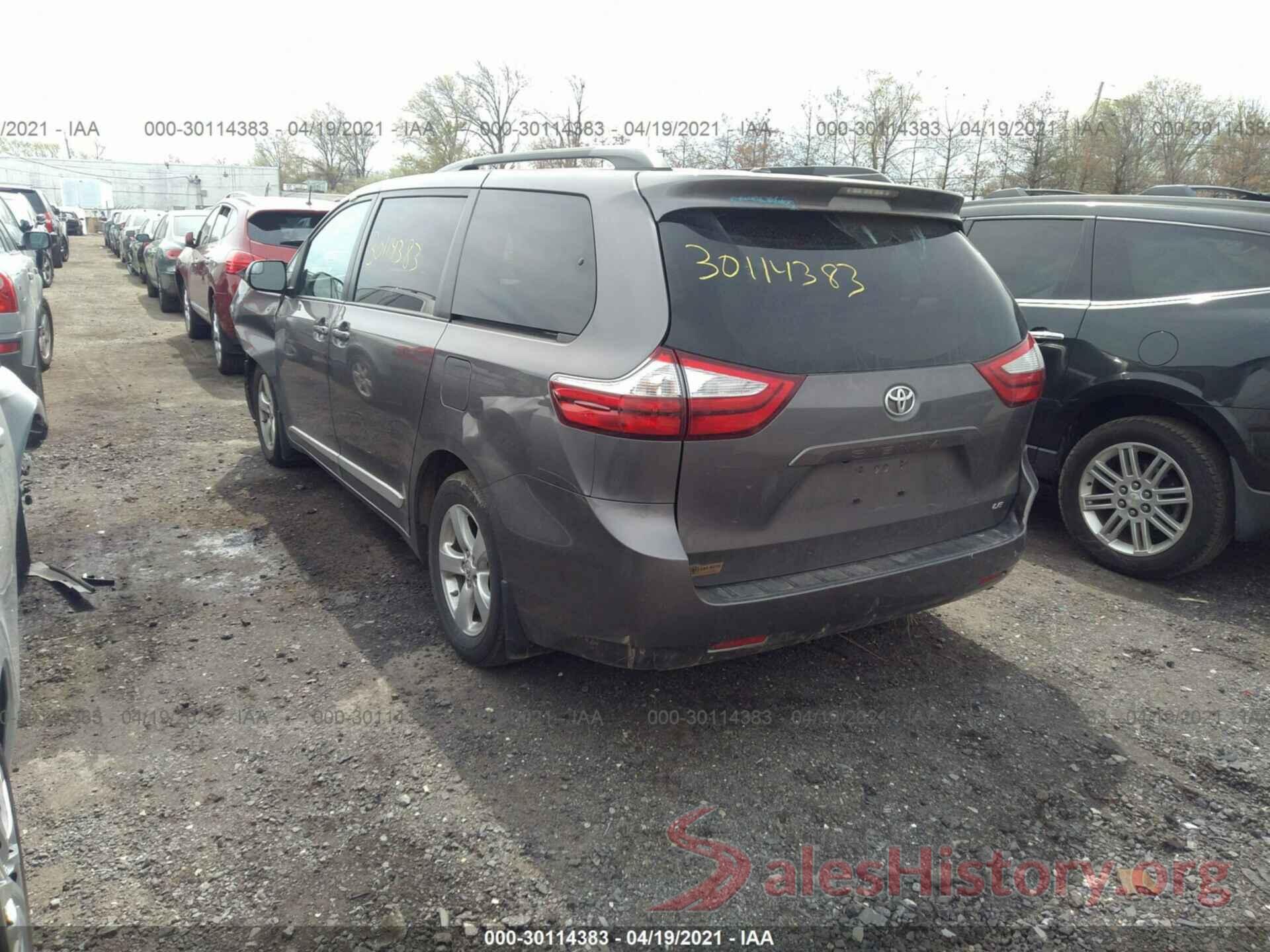 5TDKZ3DC5HS820216 2017 TOYOTA SIENNA