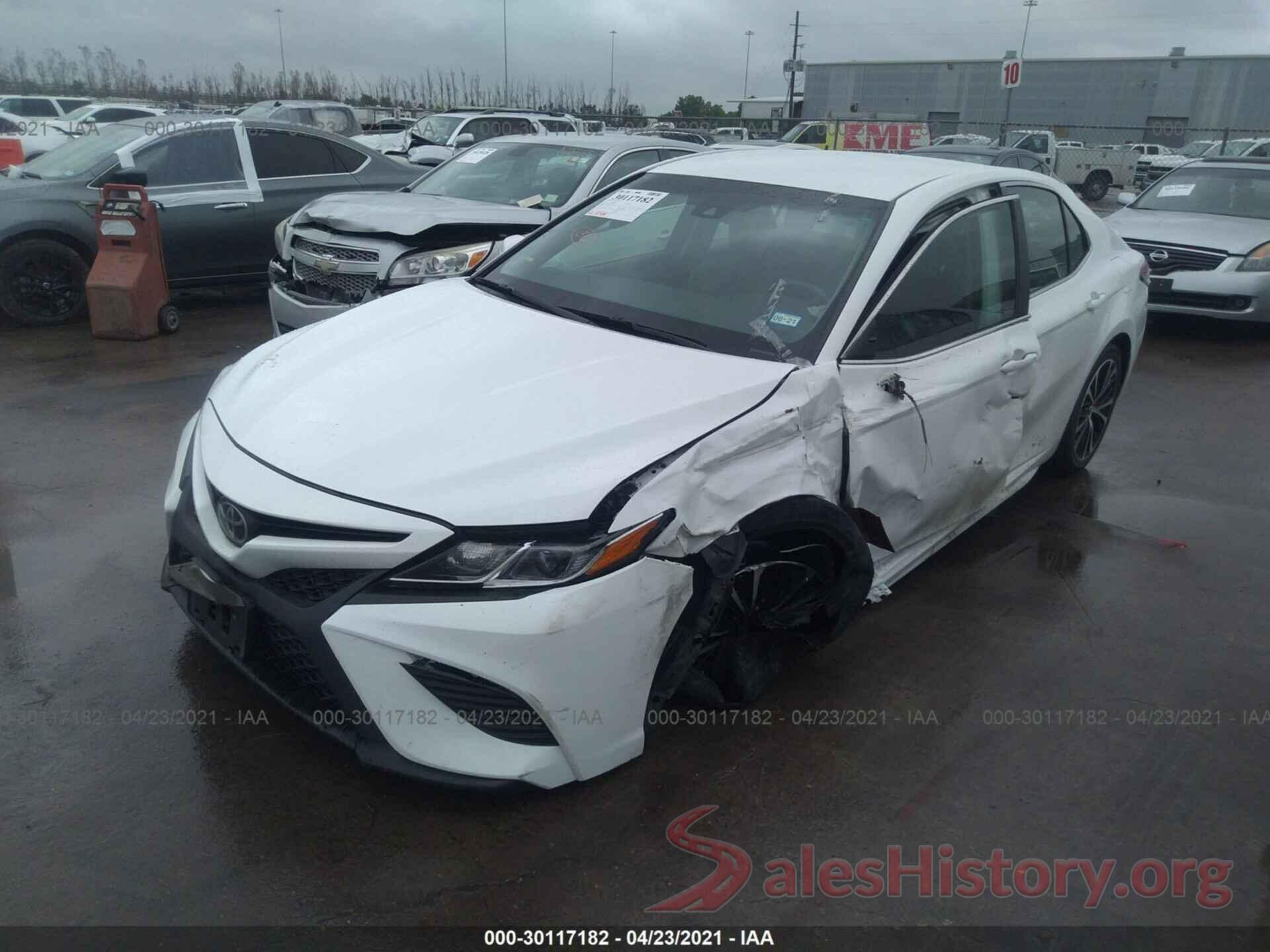 4T1B11HK6JU643847 2018 TOYOTA CAMRY