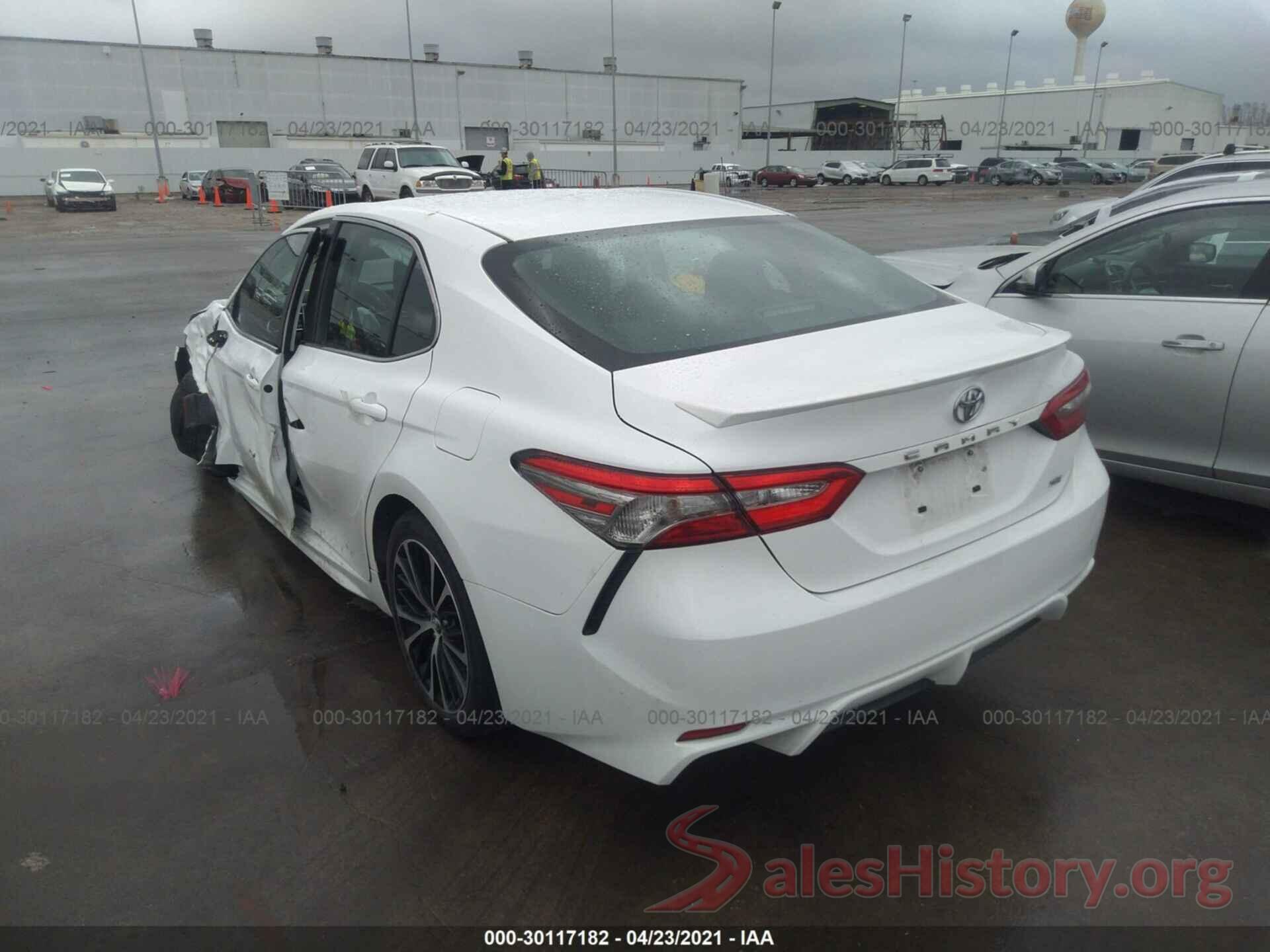 4T1B11HK6JU643847 2018 TOYOTA CAMRY