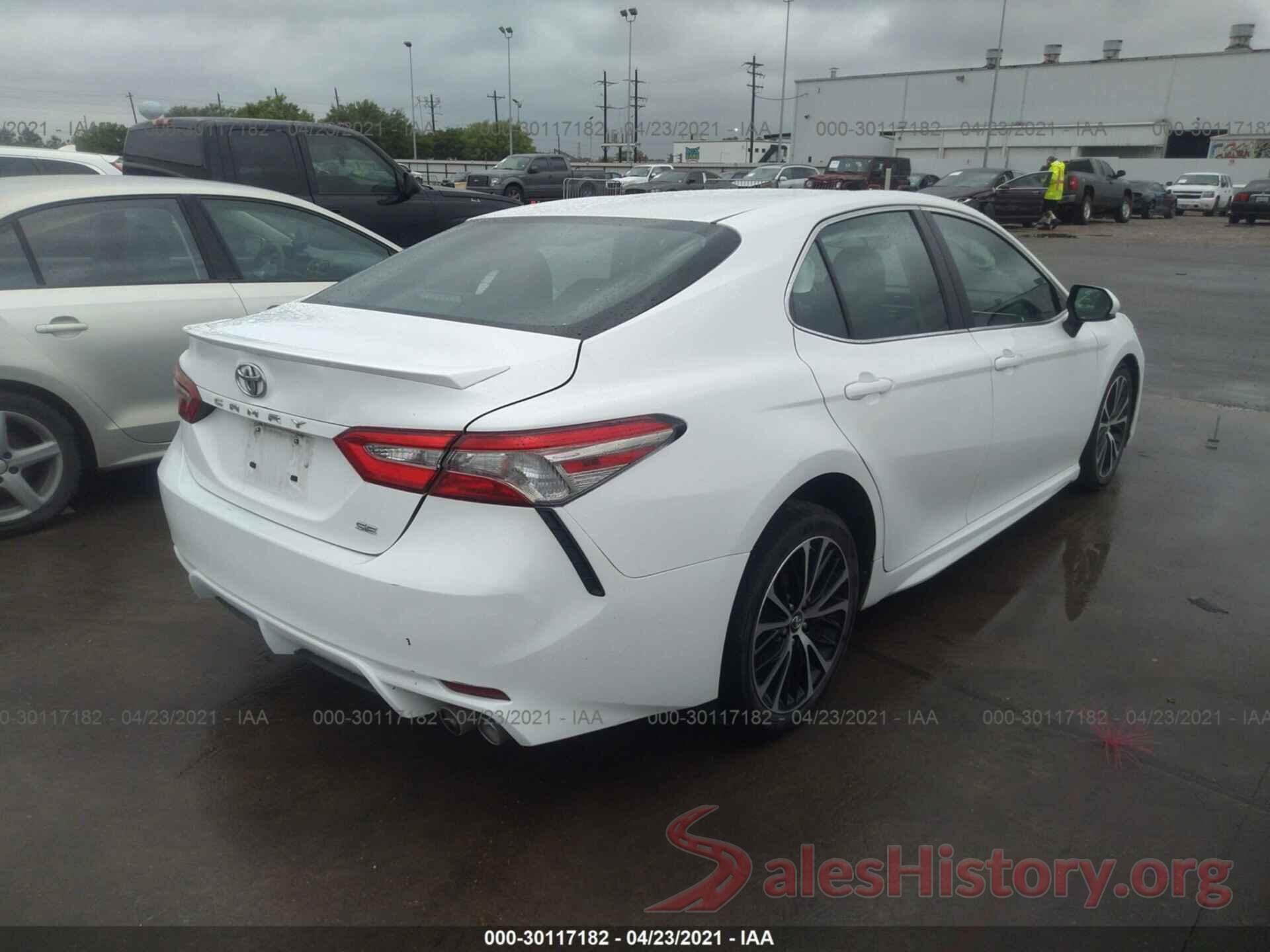 4T1B11HK6JU643847 2018 TOYOTA CAMRY