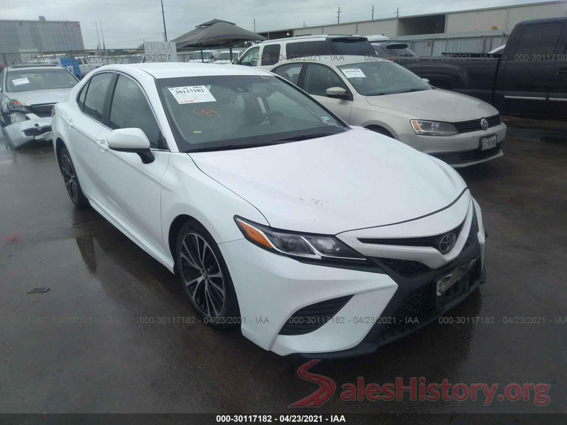 4T1B11HK6JU643847 2018 TOYOTA CAMRY