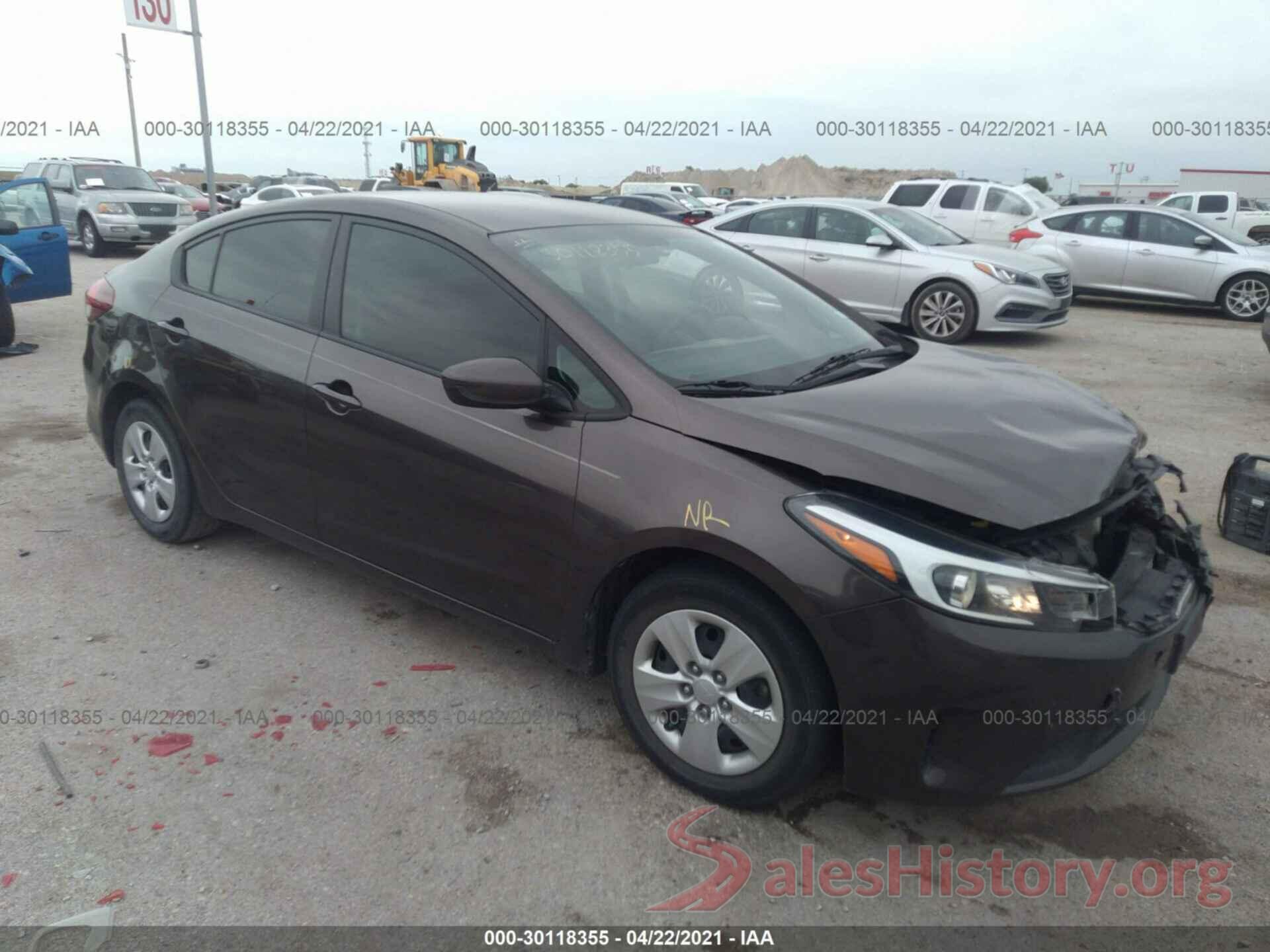 3KPFK4A76HE158630 2017 KIA FORTE