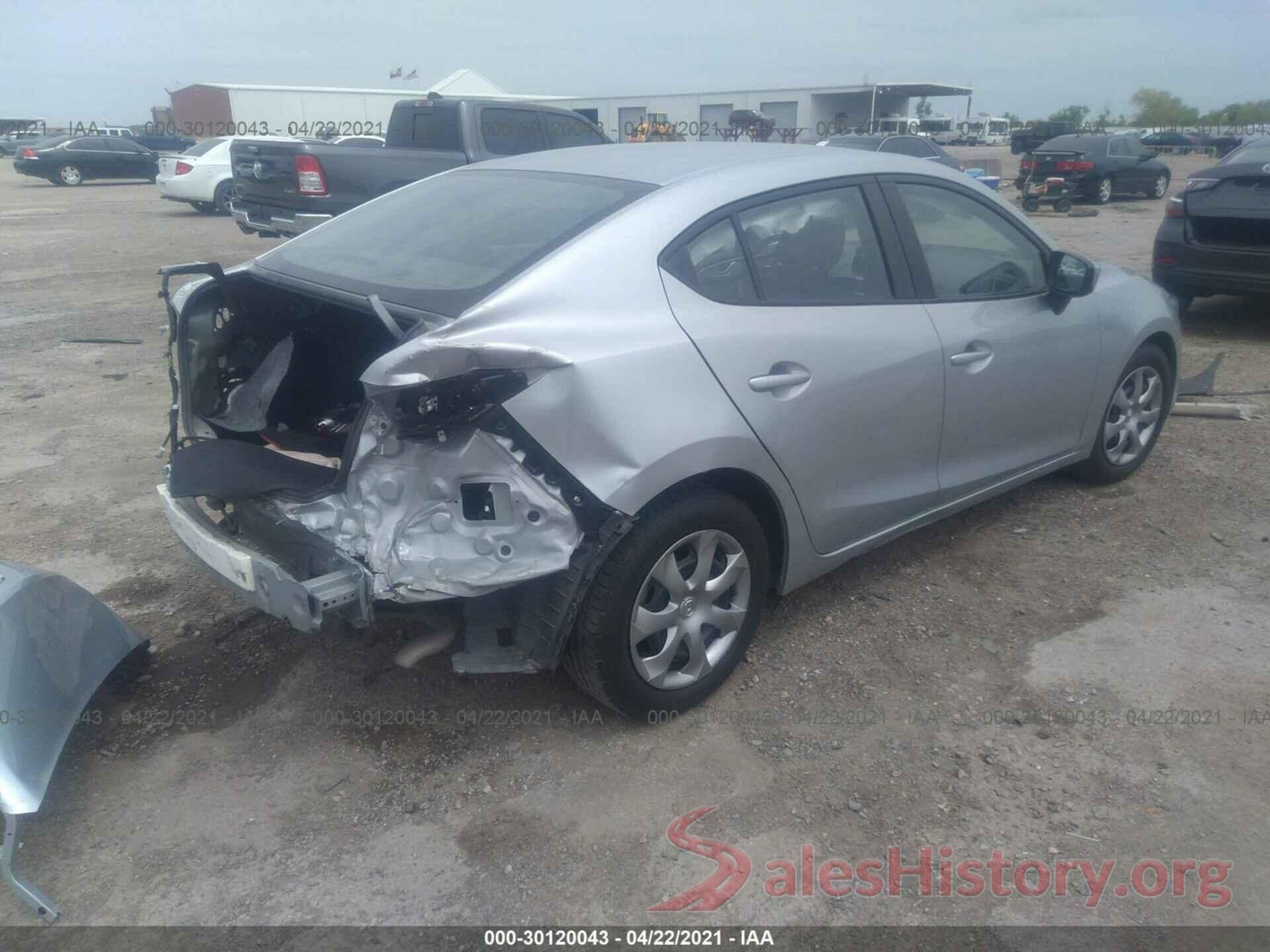 JM1BN1U7XH1143499 2017 MAZDA MAZDA3 4-DOOR