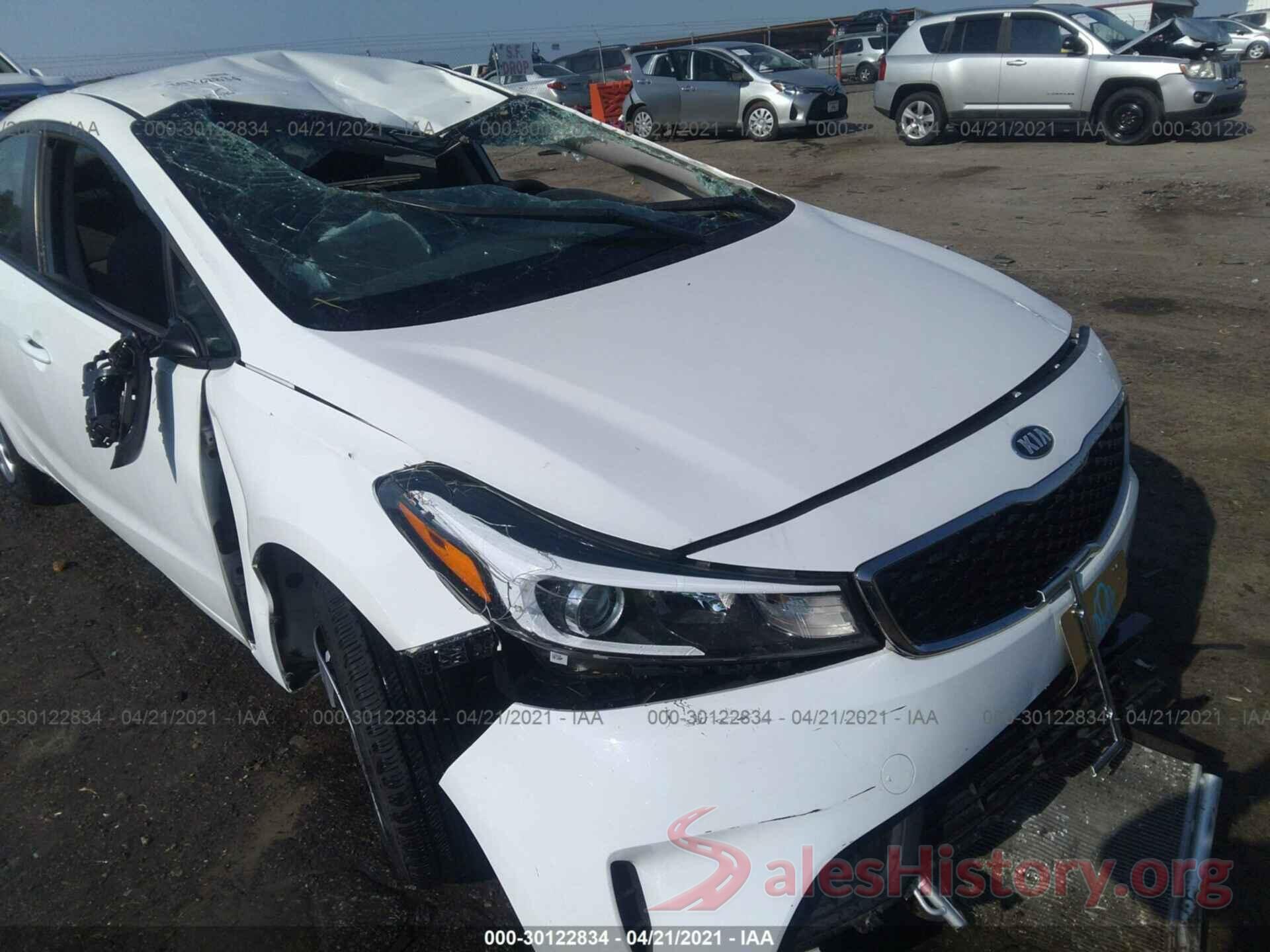 3KPFK4A70HE118589 2017 KIA FORTE