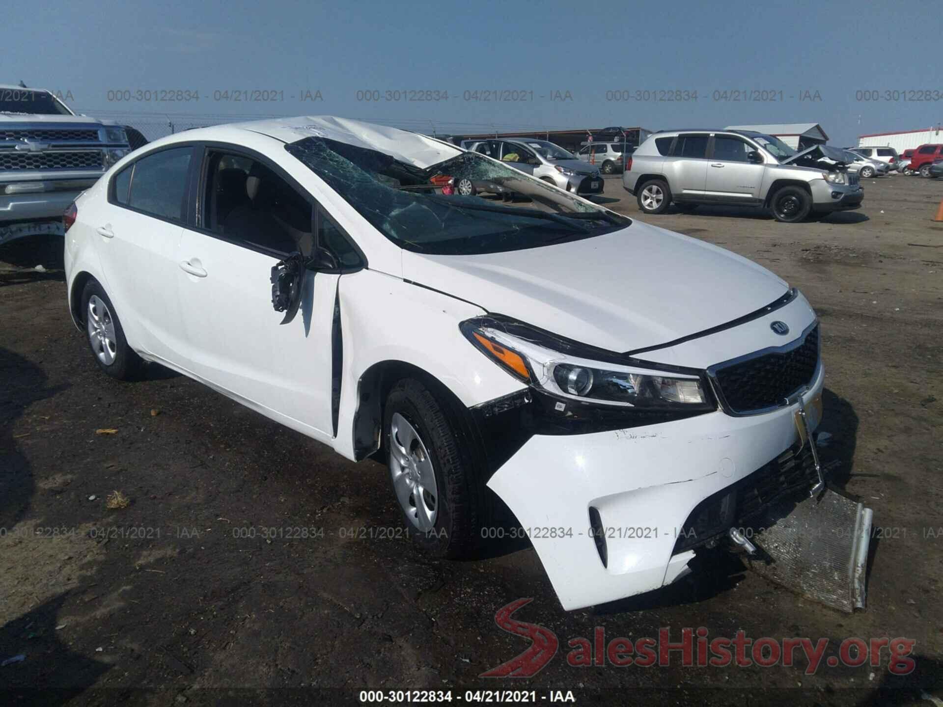 3KPFK4A70HE118589 2017 KIA FORTE