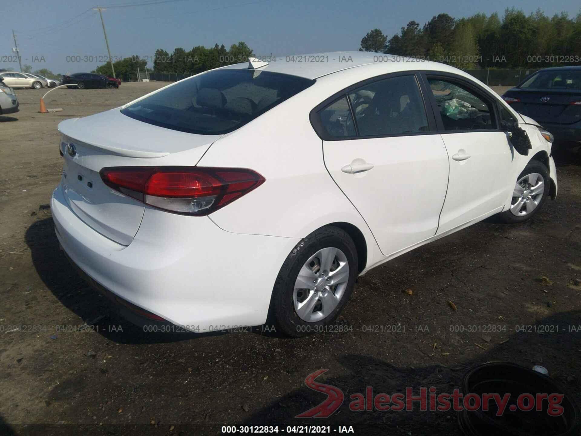 3KPFK4A70HE118589 2017 KIA FORTE