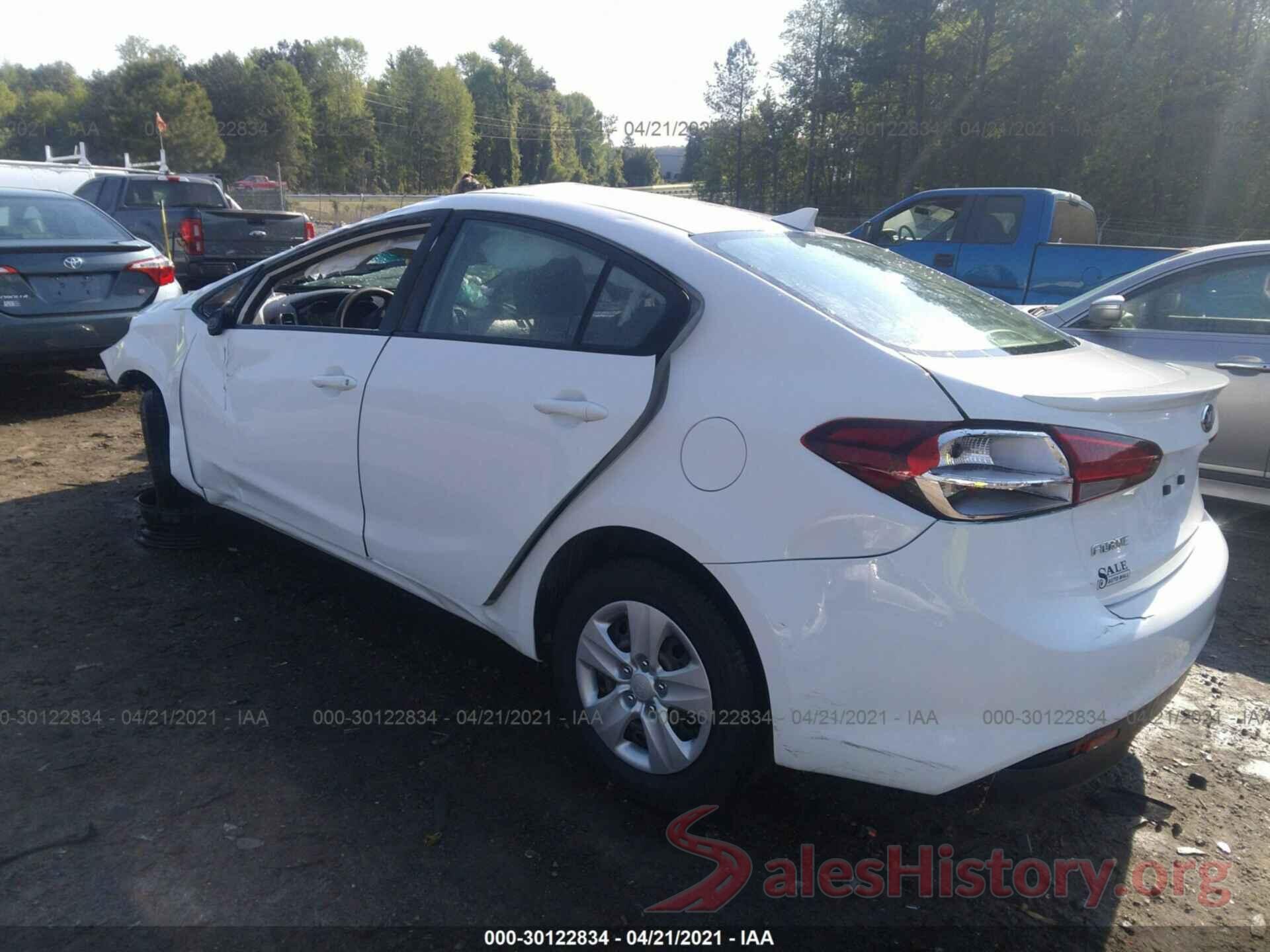 3KPFK4A70HE118589 2017 KIA FORTE