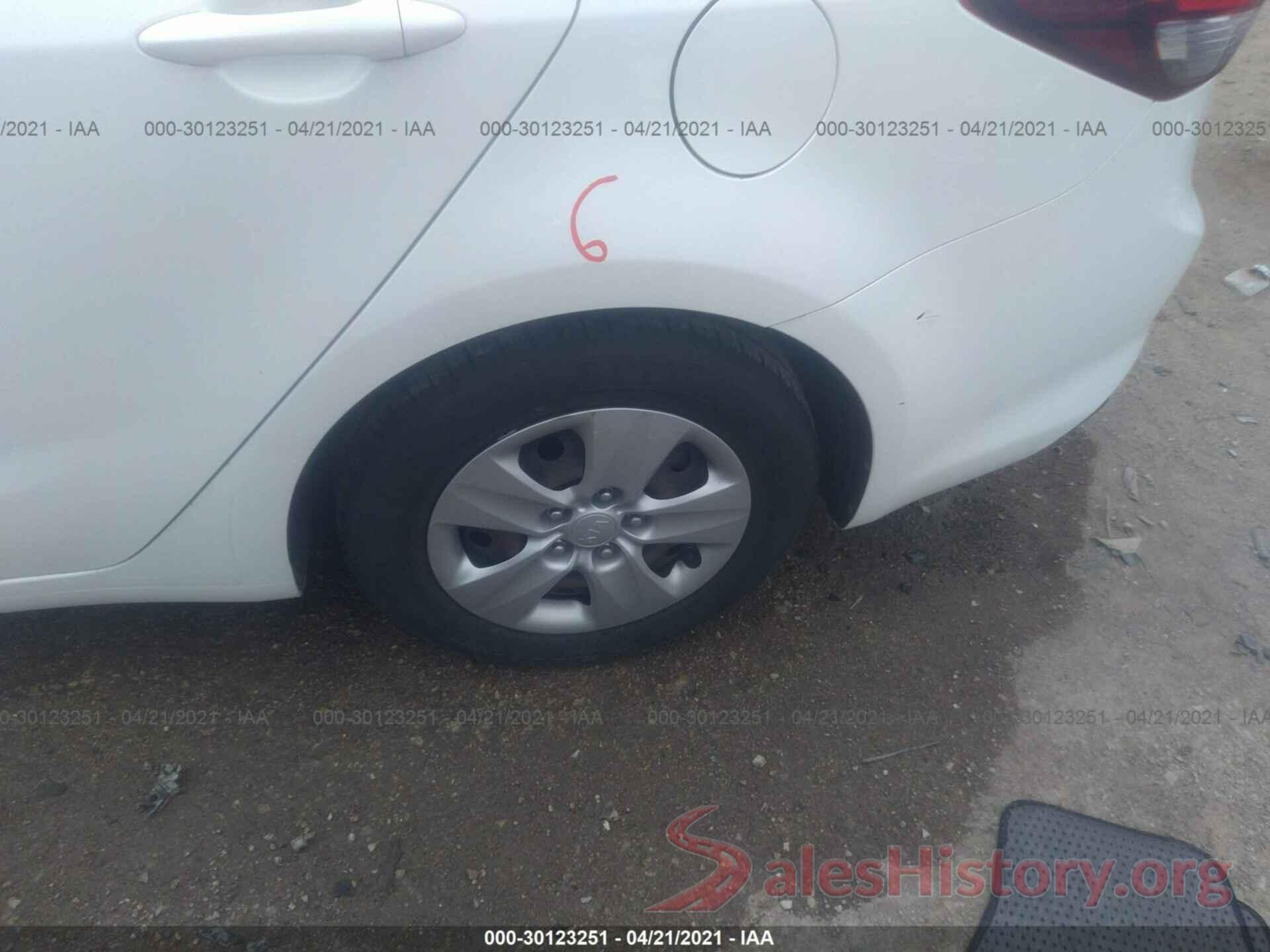 3KPFL4A71HE029417 2017 KIA FORTE