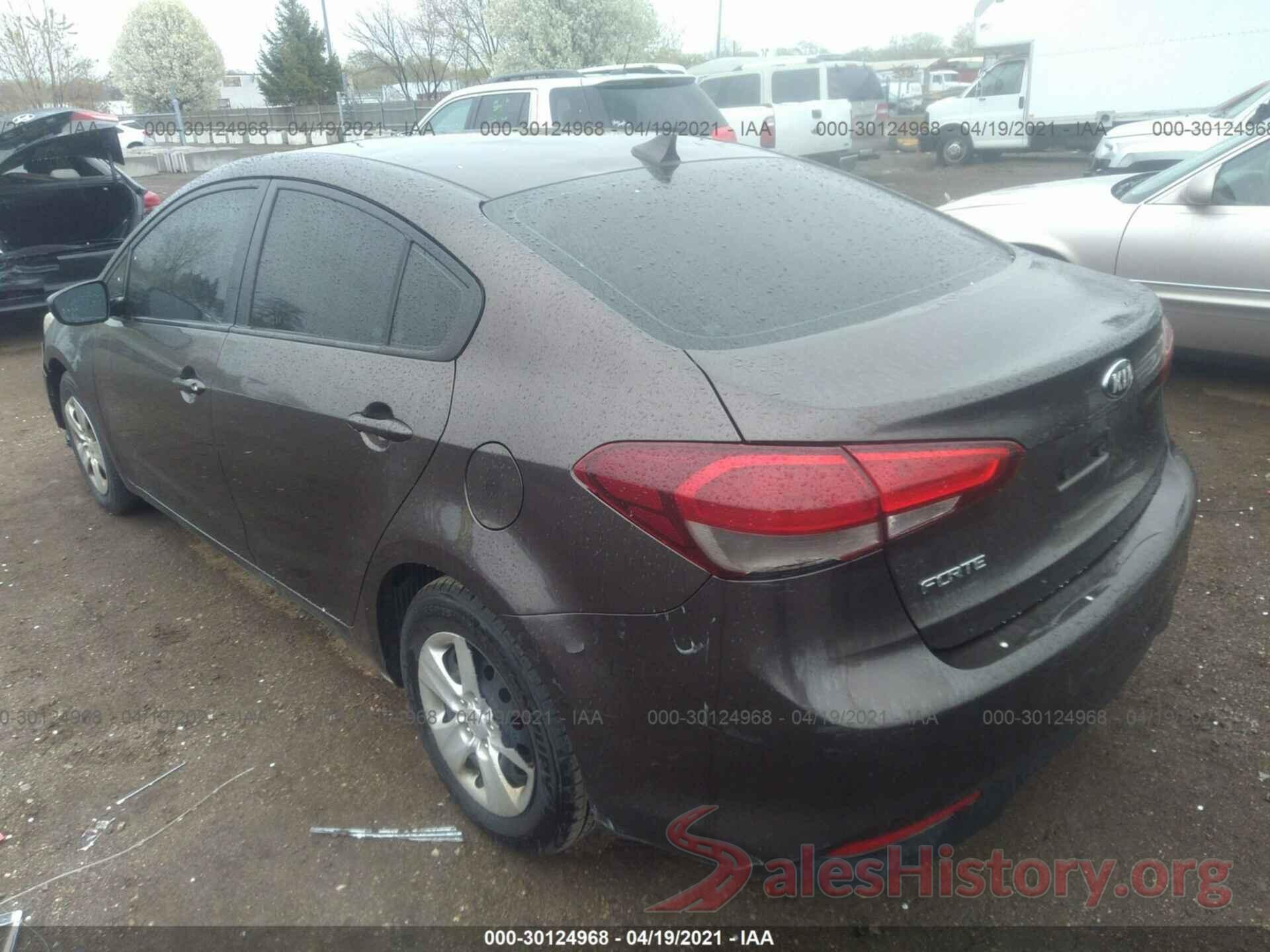 3KPFK4A73HE065760 2017 KIA FORTE