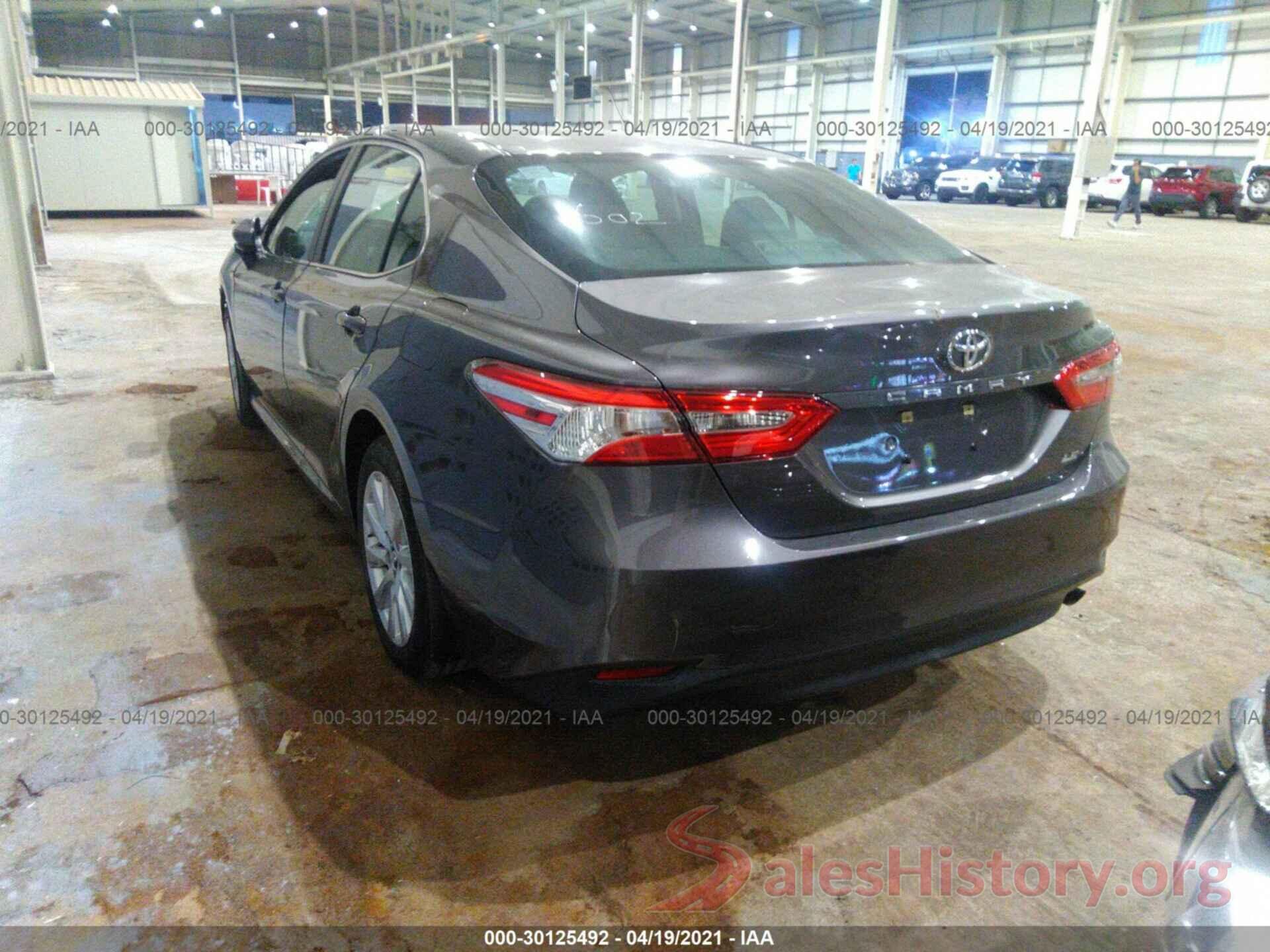 4T1B11HK3JU111200 2018 TOYOTA CAMRY