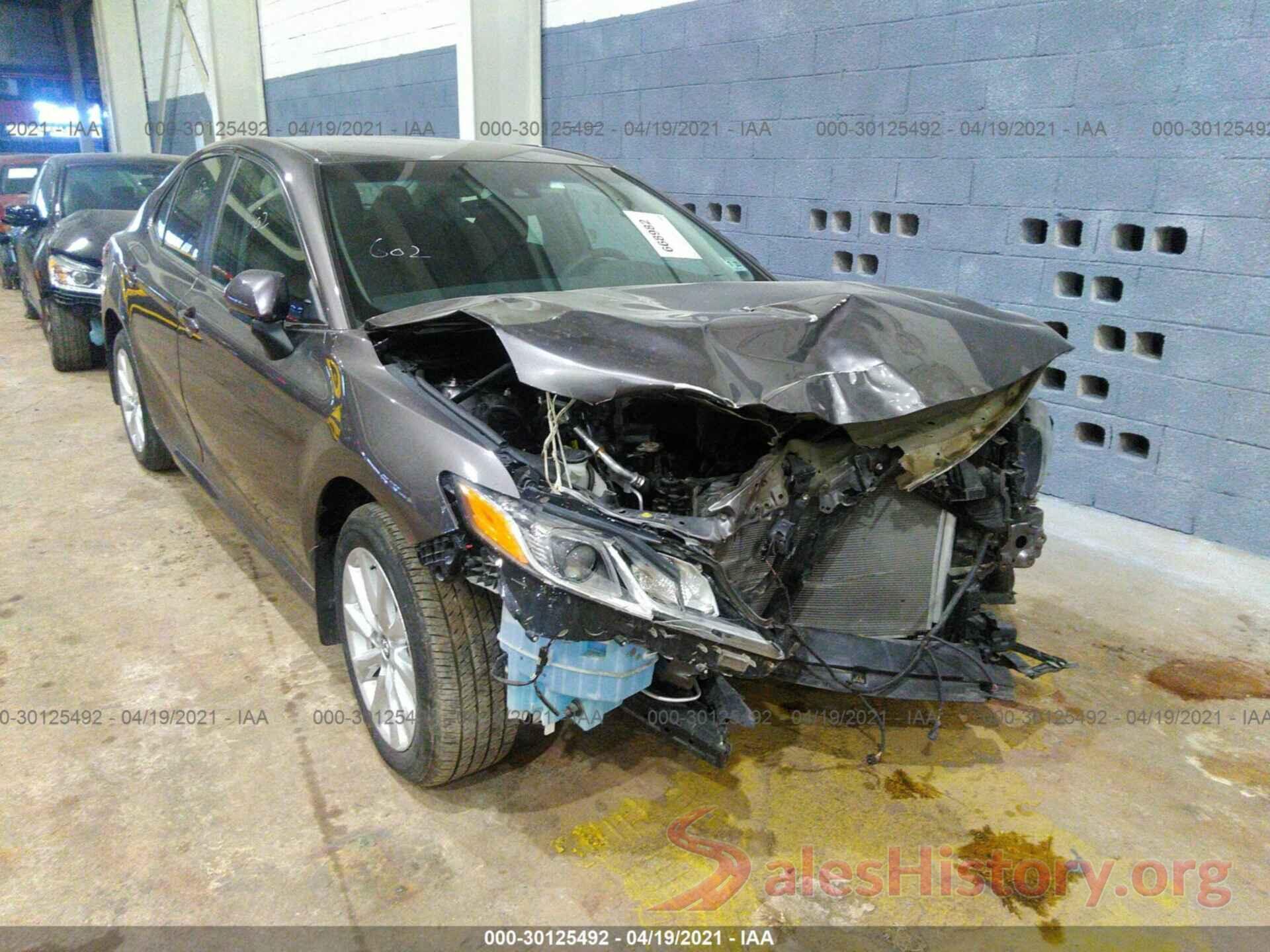 4T1B11HK3JU111200 2018 TOYOTA CAMRY