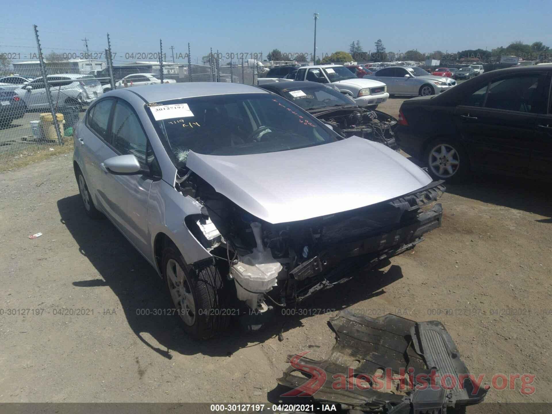 3KPFL4A75JE198376 2018 KIA FORTE