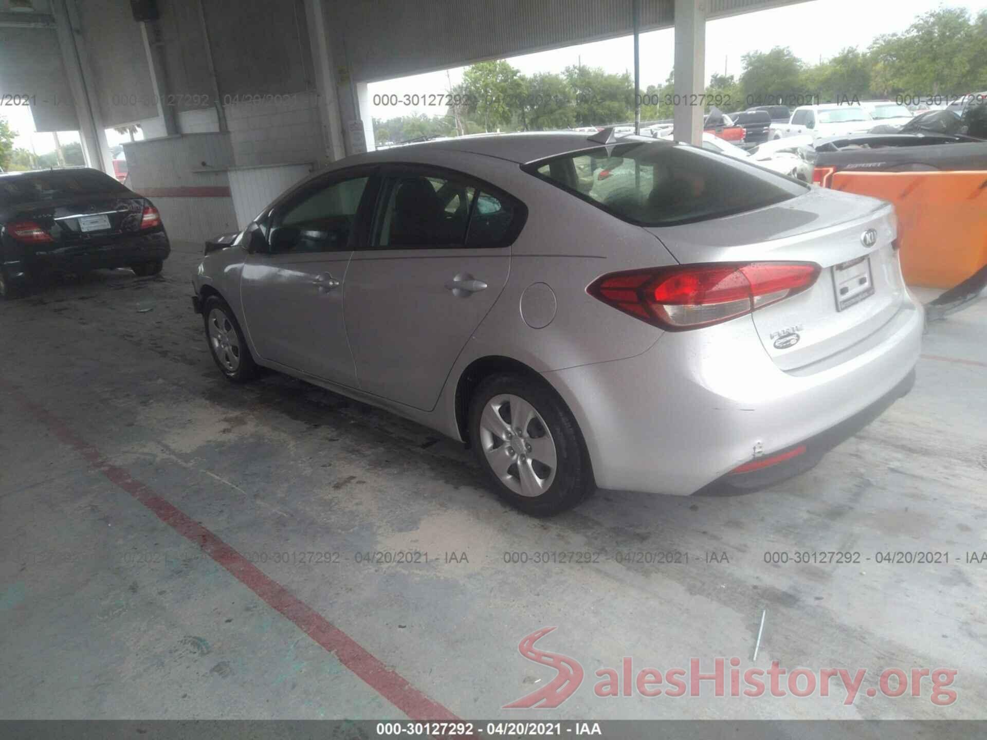 3KPFK4A76JE193268 2018 KIA FORTE