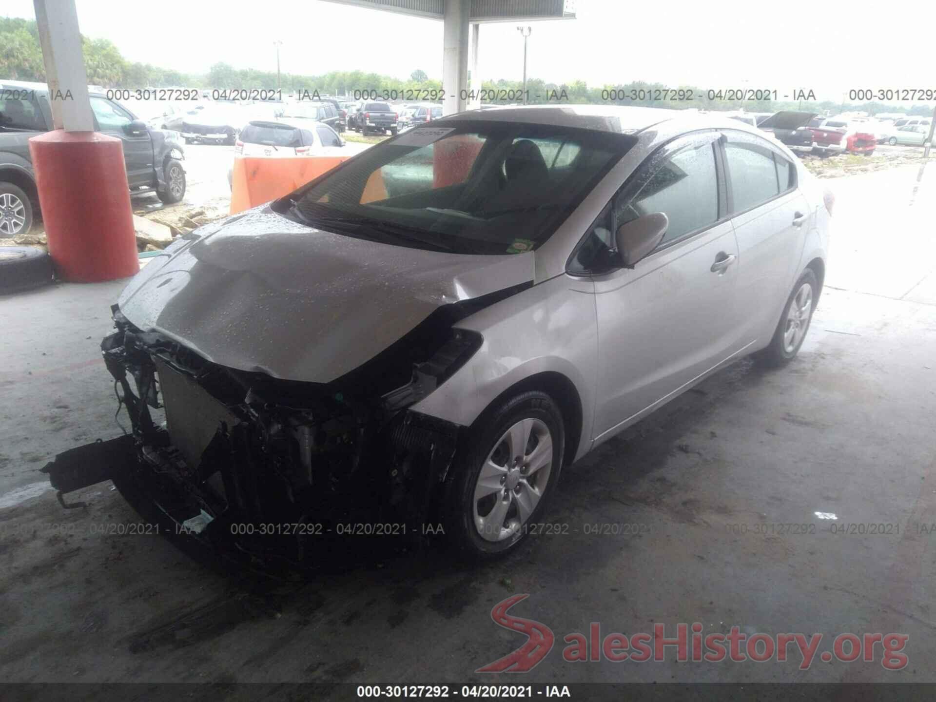 3KPFK4A76JE193268 2018 KIA FORTE