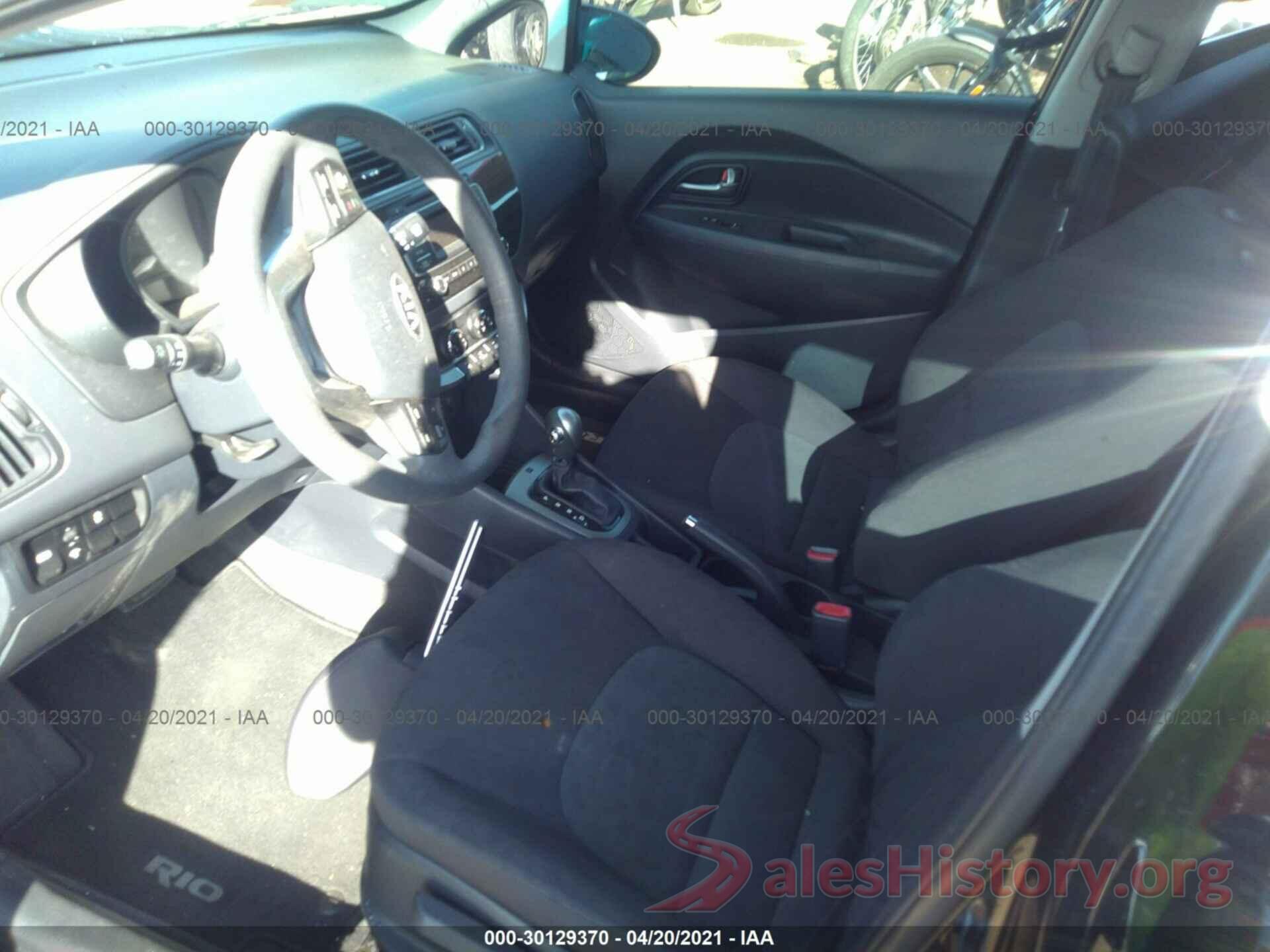 KNADM5A38H6036911 2017 KIA RIO 5-DOOR