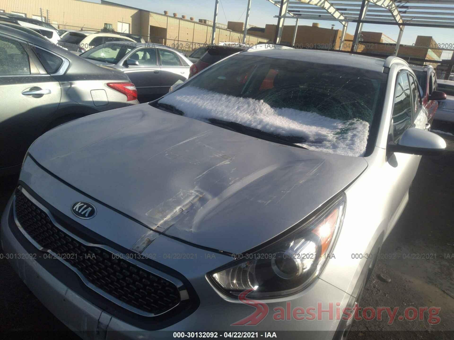 KNDCB3LC0H5068697 2017 KIA NIRO