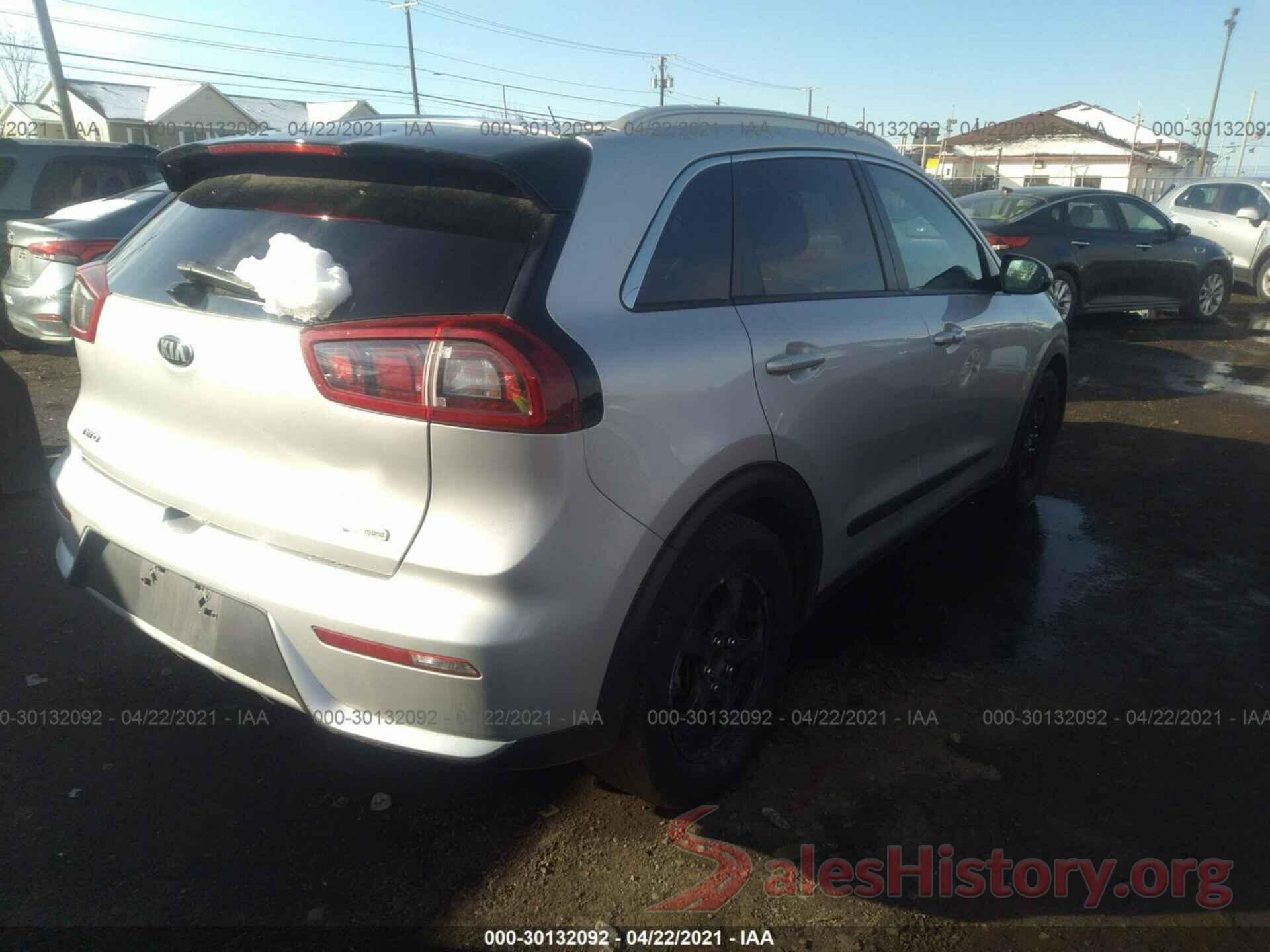 KNDCB3LC0H5068697 2017 KIA NIRO