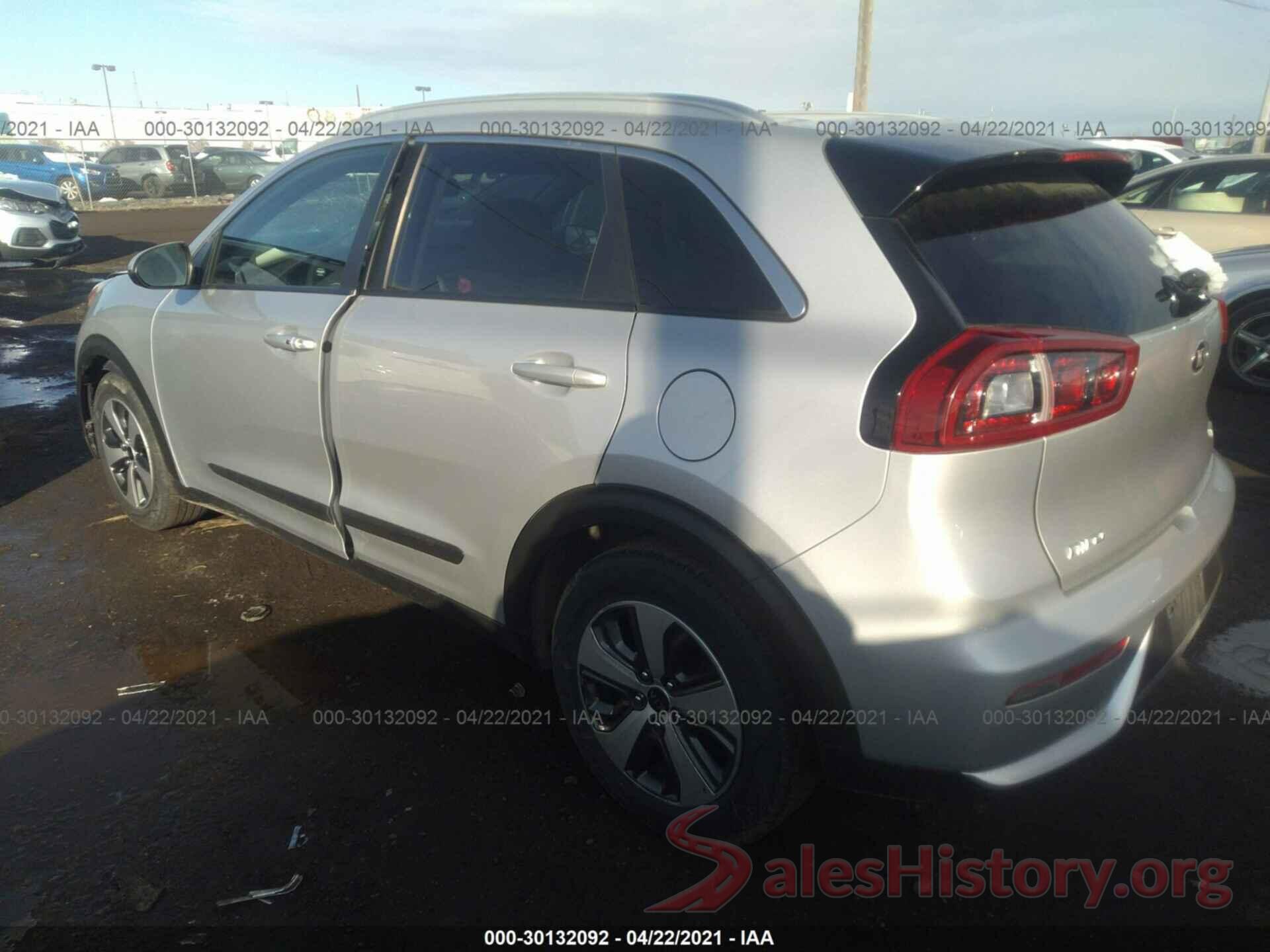 KNDCB3LC0H5068697 2017 KIA NIRO