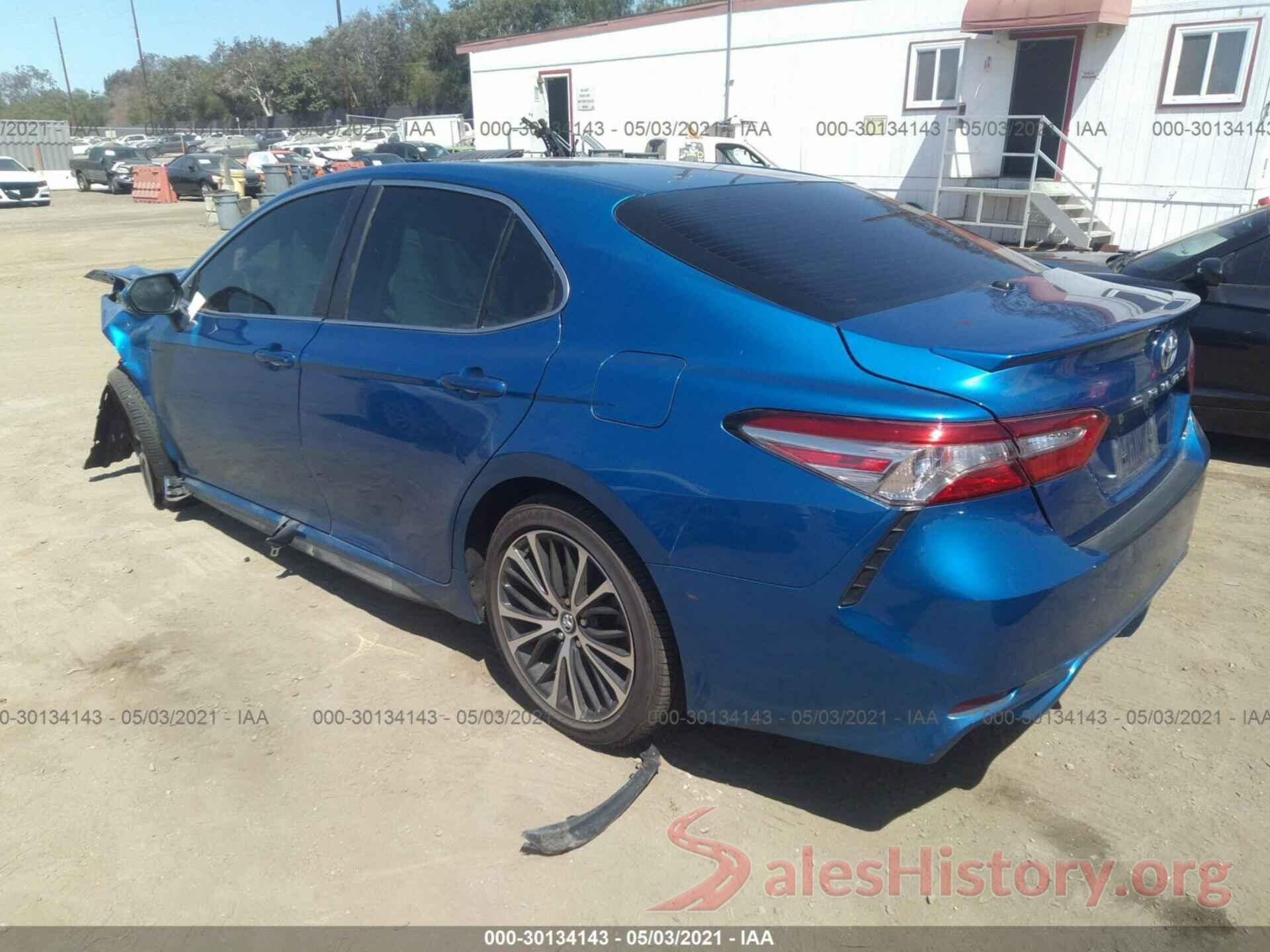 4T1B11HK1JU101572 2018 TOYOTA CAMRY