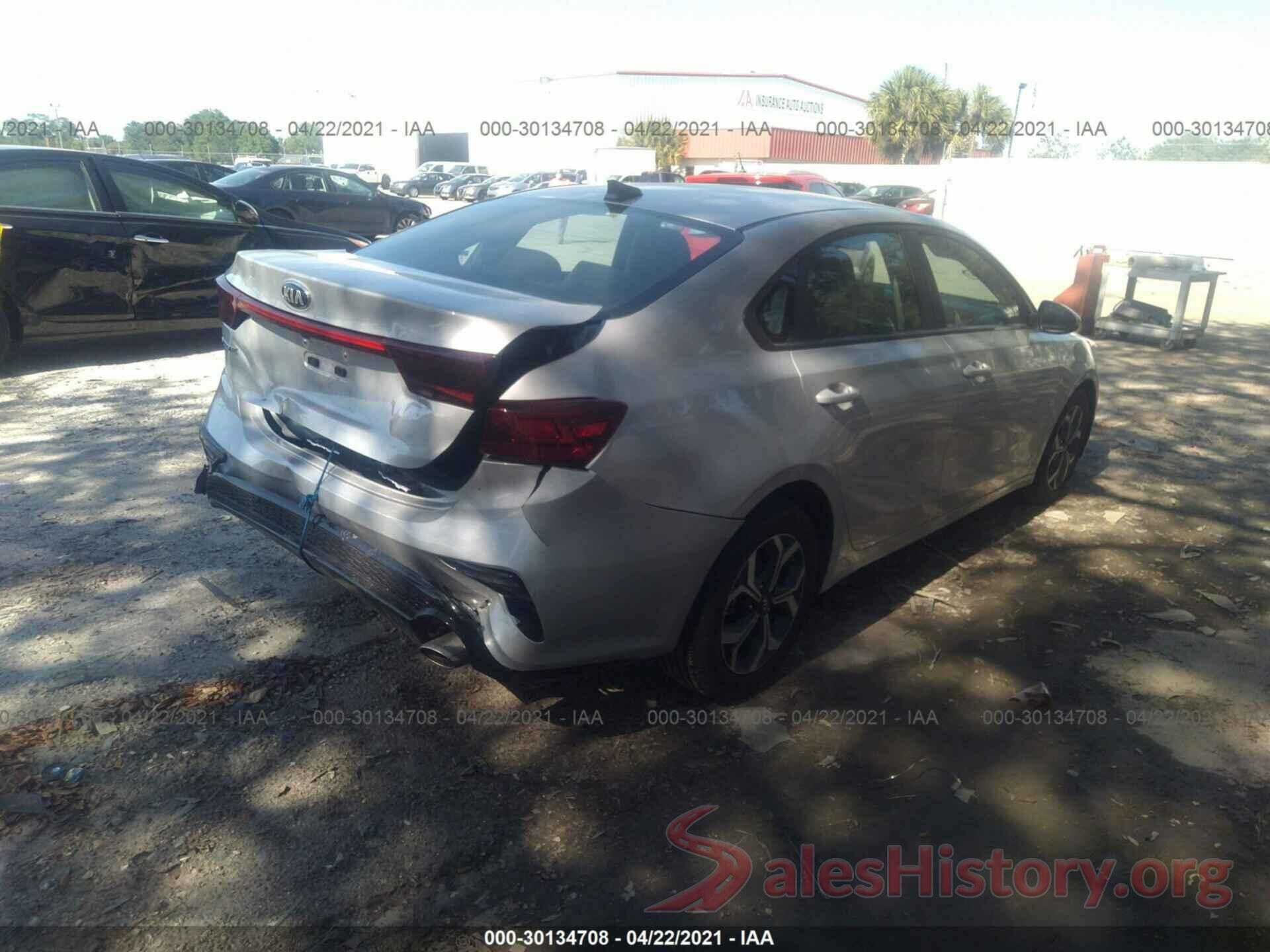 3KPF24AD8ME305806 2021 KIA FORTE