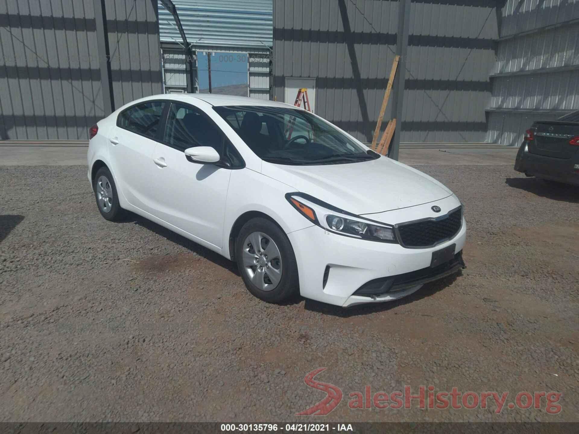 3KPFK4A7XHE157626 2017 KIA FORTE