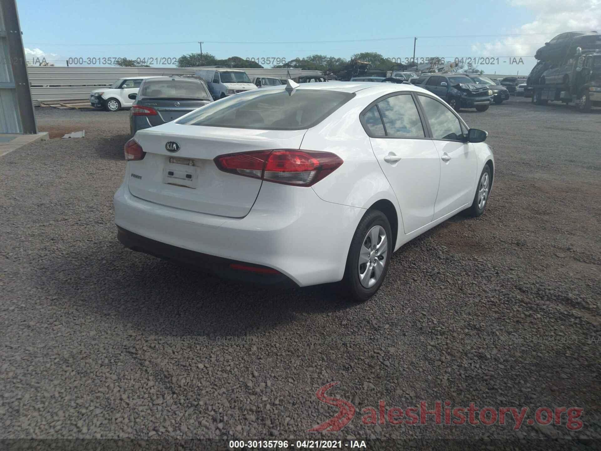 3KPFK4A7XHE157626 2017 KIA FORTE