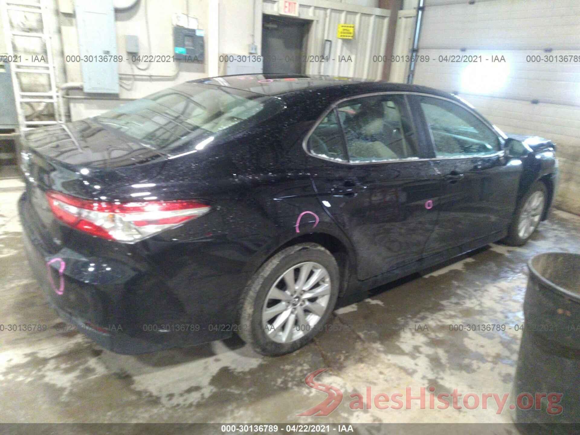 4T1B11HKXJU582938 2018 TOYOTA CAMRY