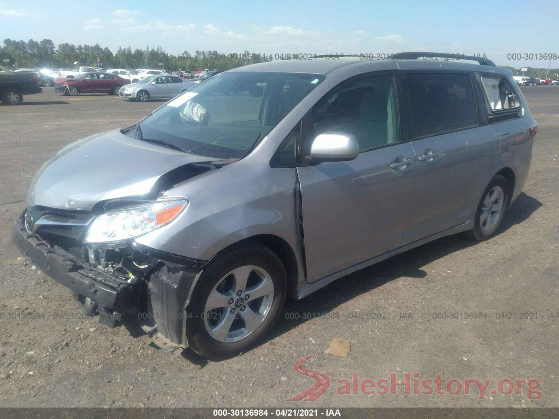 5TDKZ3DC8JS910952 2018 TOYOTA SIENNA