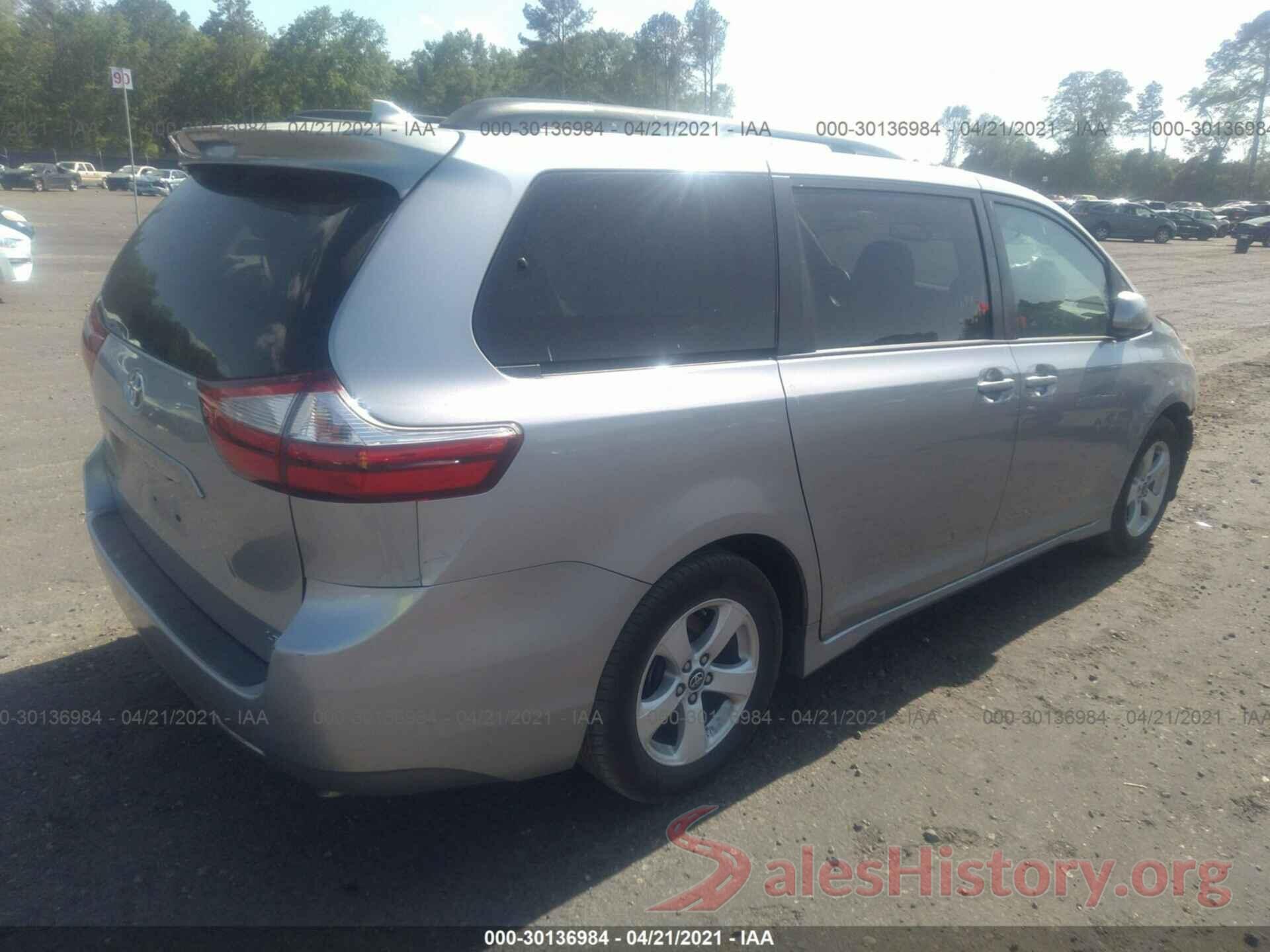 5TDKZ3DC8JS910952 2018 TOYOTA SIENNA