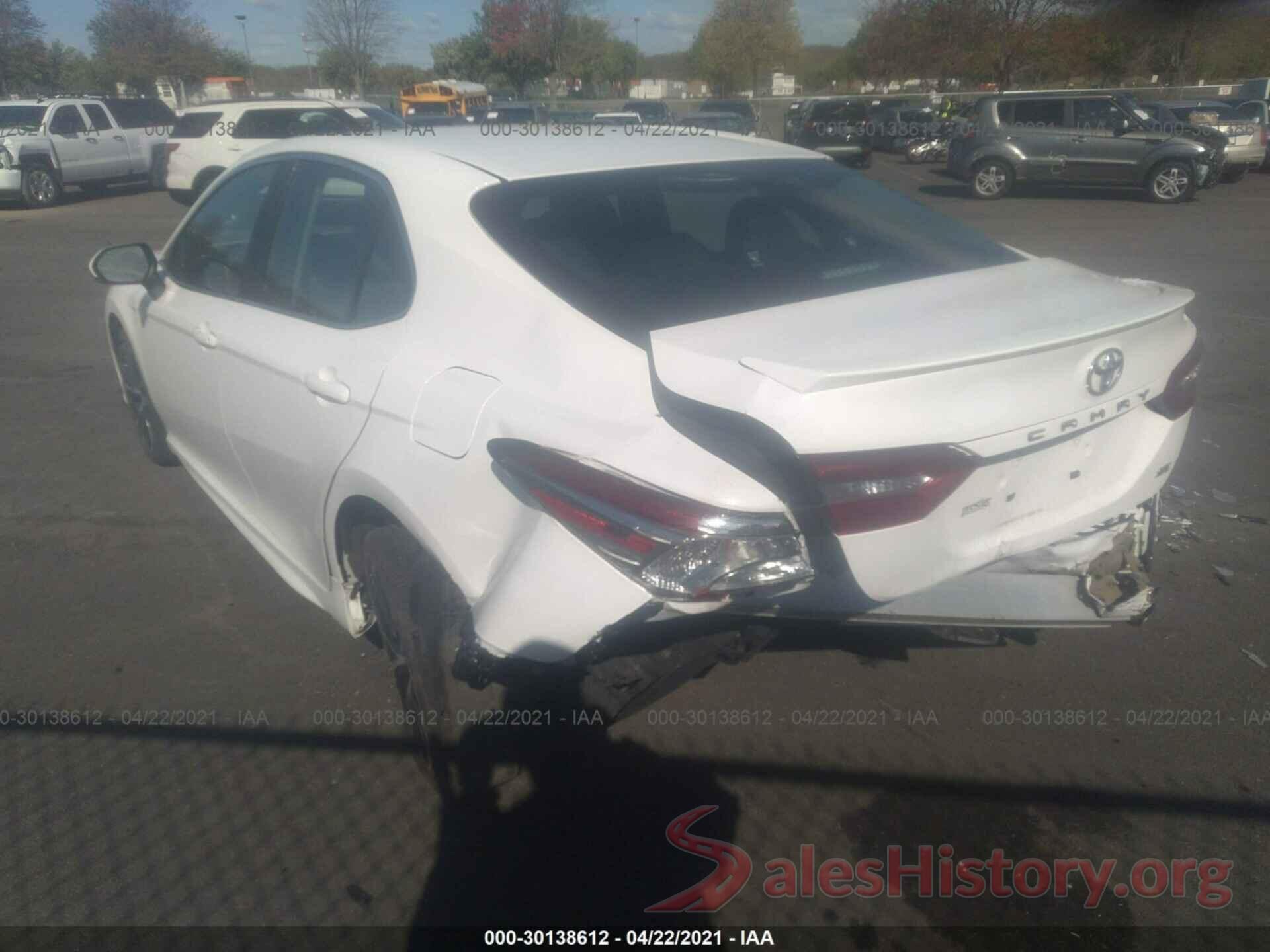 4T1B11HK2JU034710 2018 TOYOTA CAMRY