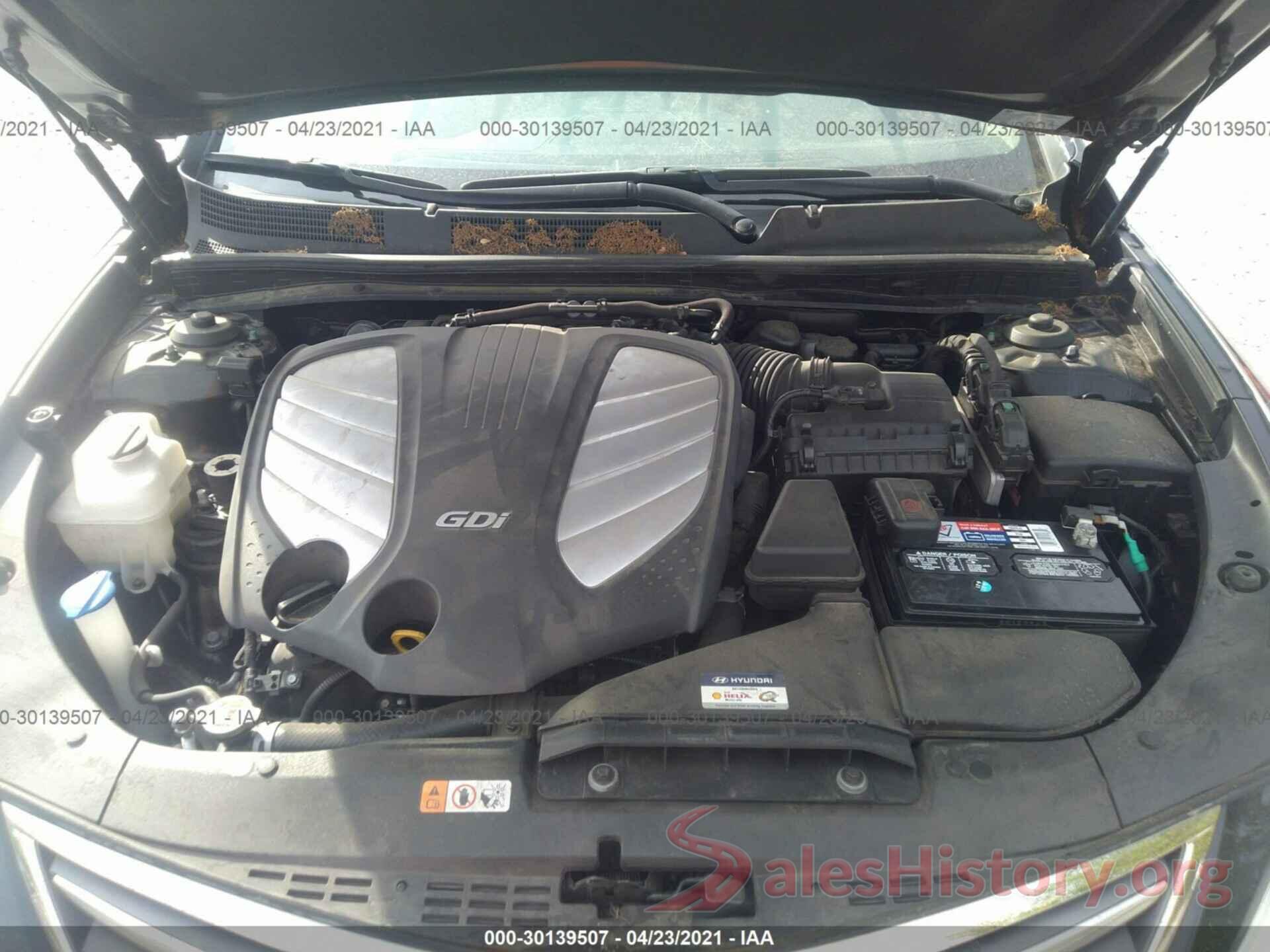 KMHFG4JG5HA589976 2017 HYUNDAI AZERA