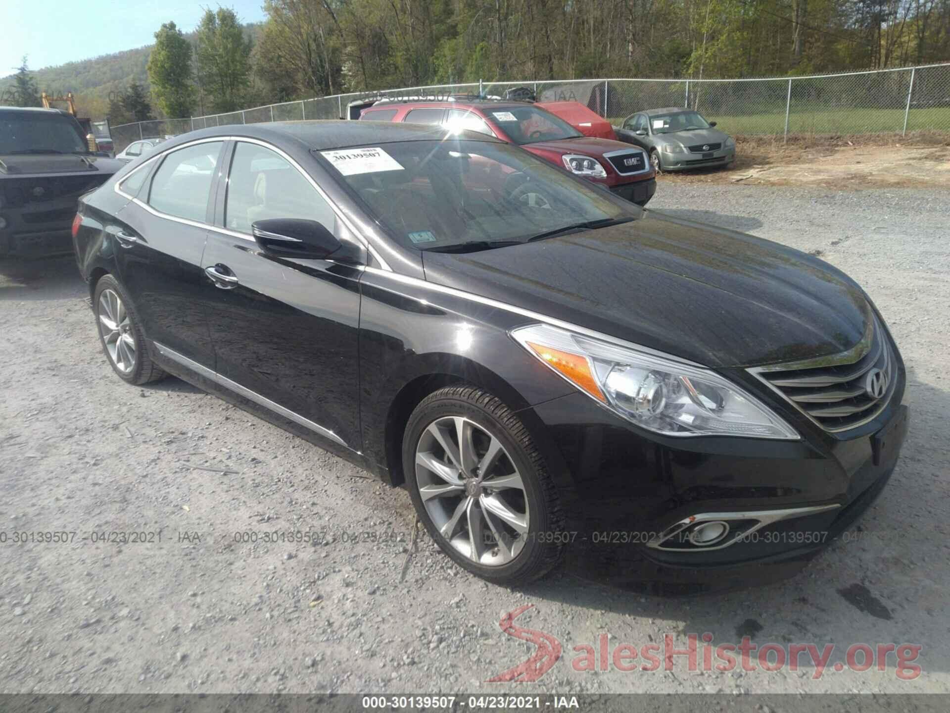 KMHFG4JG5HA589976 2017 HYUNDAI AZERA