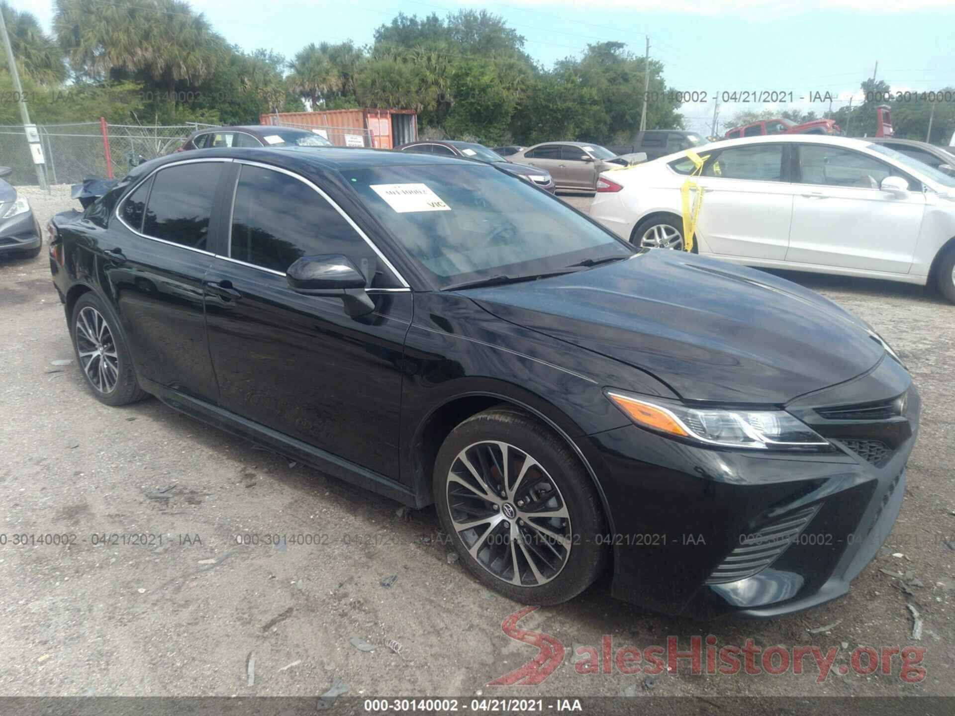 4T1B11HK0JU672440 2018 TOYOTA CAMRY