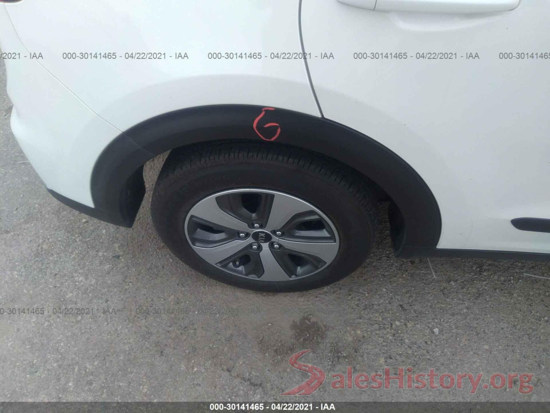 KNDCB3LC5K5221260 2019 KIA NIRO