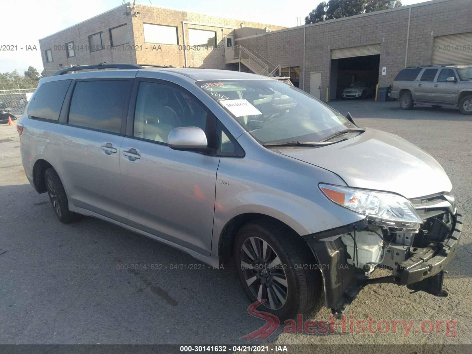 5TDJZ3DC5JS208342 2018 TOYOTA SIENNA